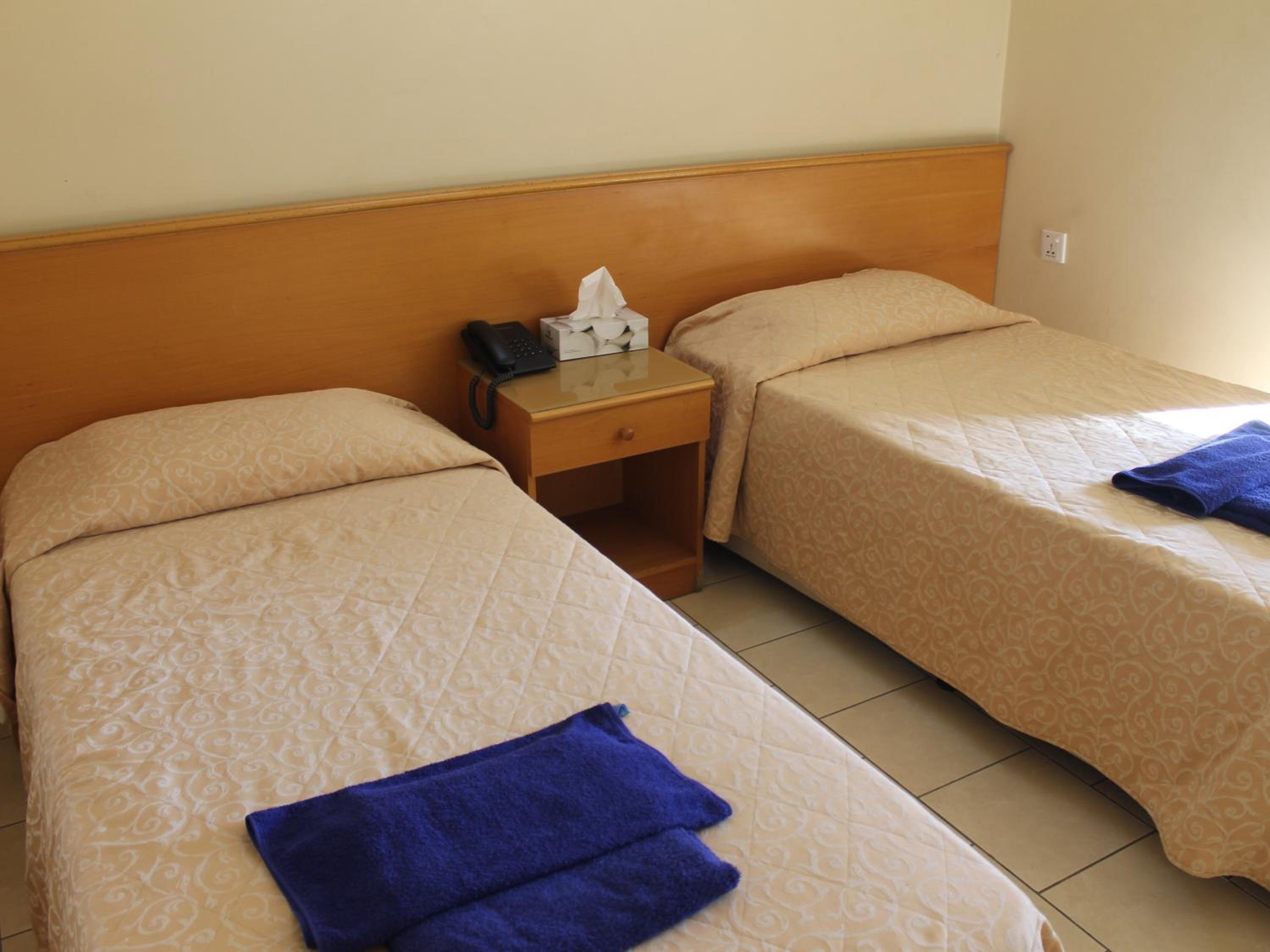Twin Room - Photo 1