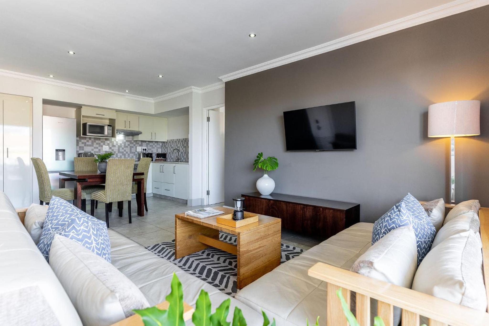 Standard Family Room - Photo 6