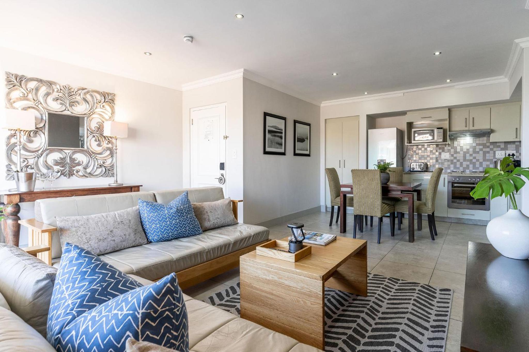 Standard Family Room - Photo 3