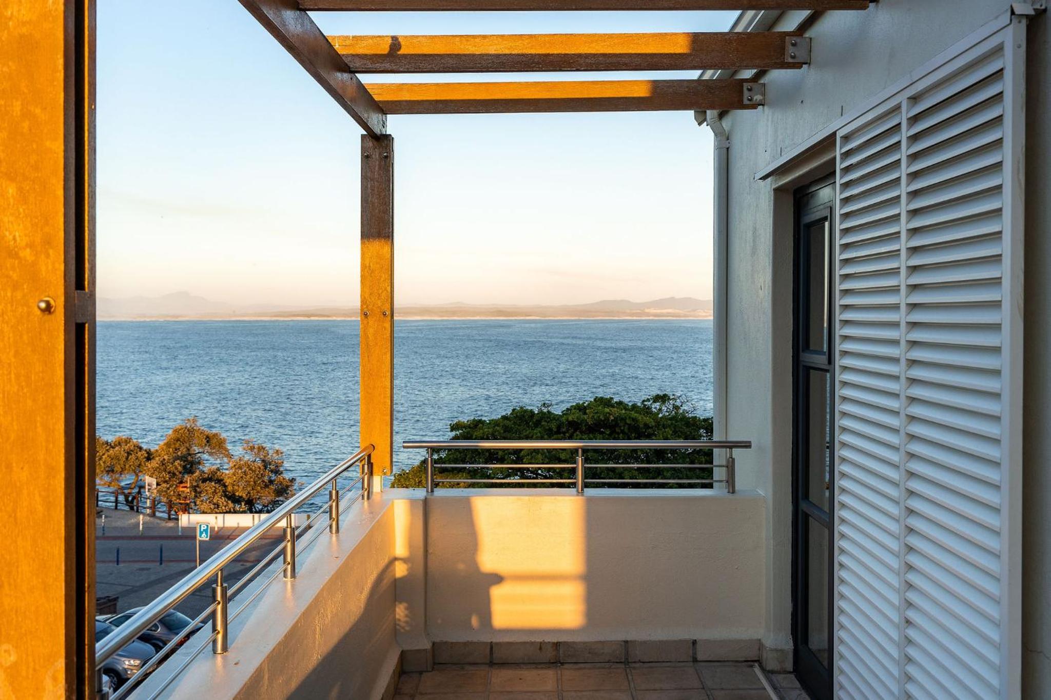 Family Room with Sea View - Photo 2