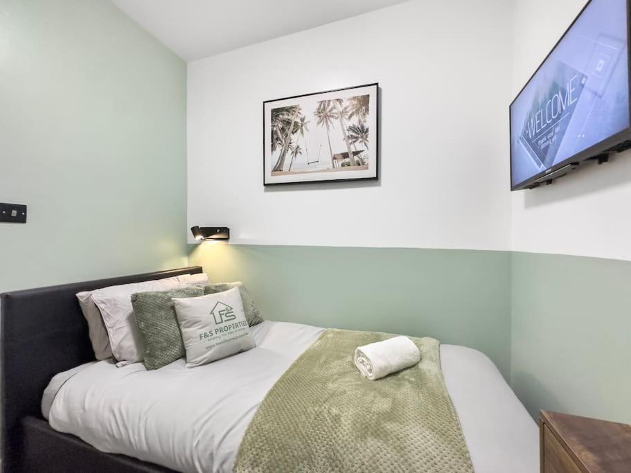 Three-Bedroom House photo 1