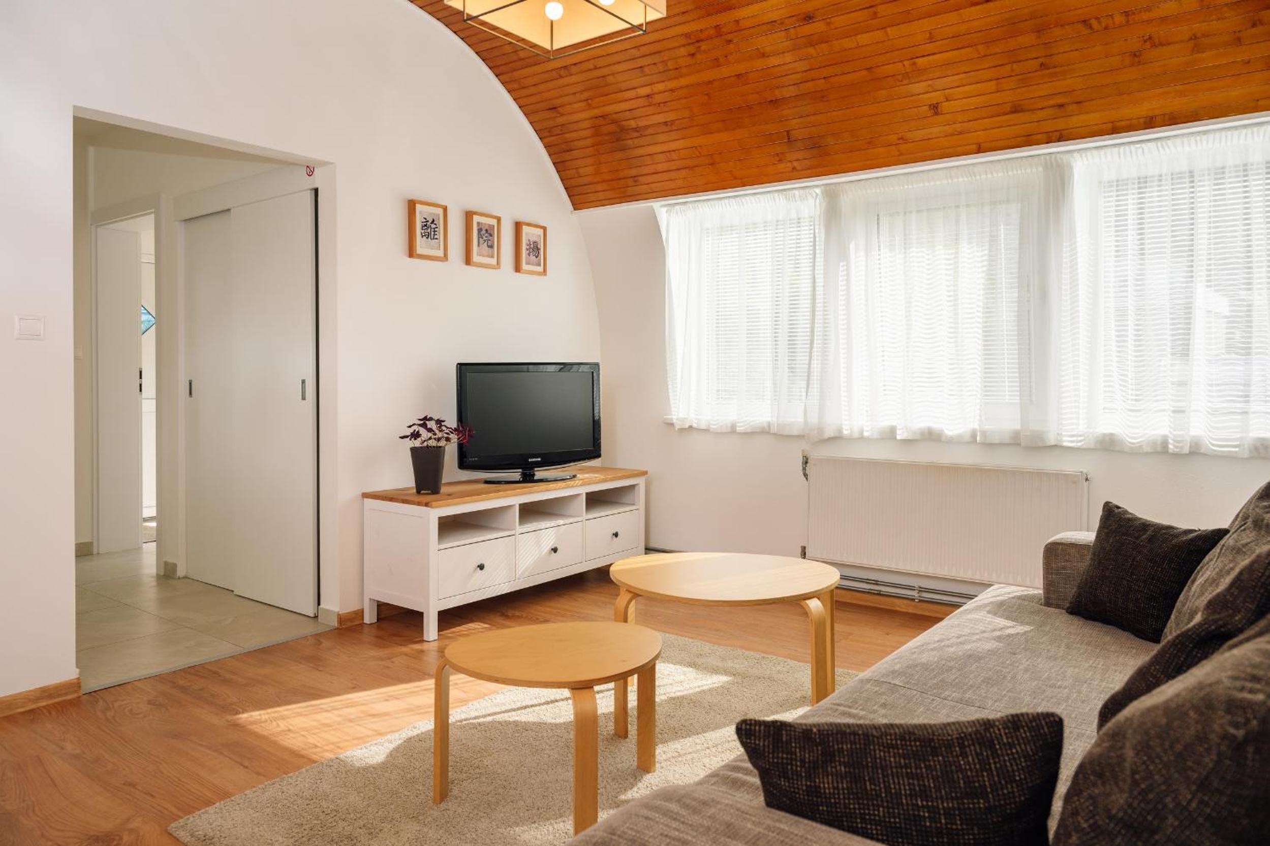 One-Bedroom House photo 1