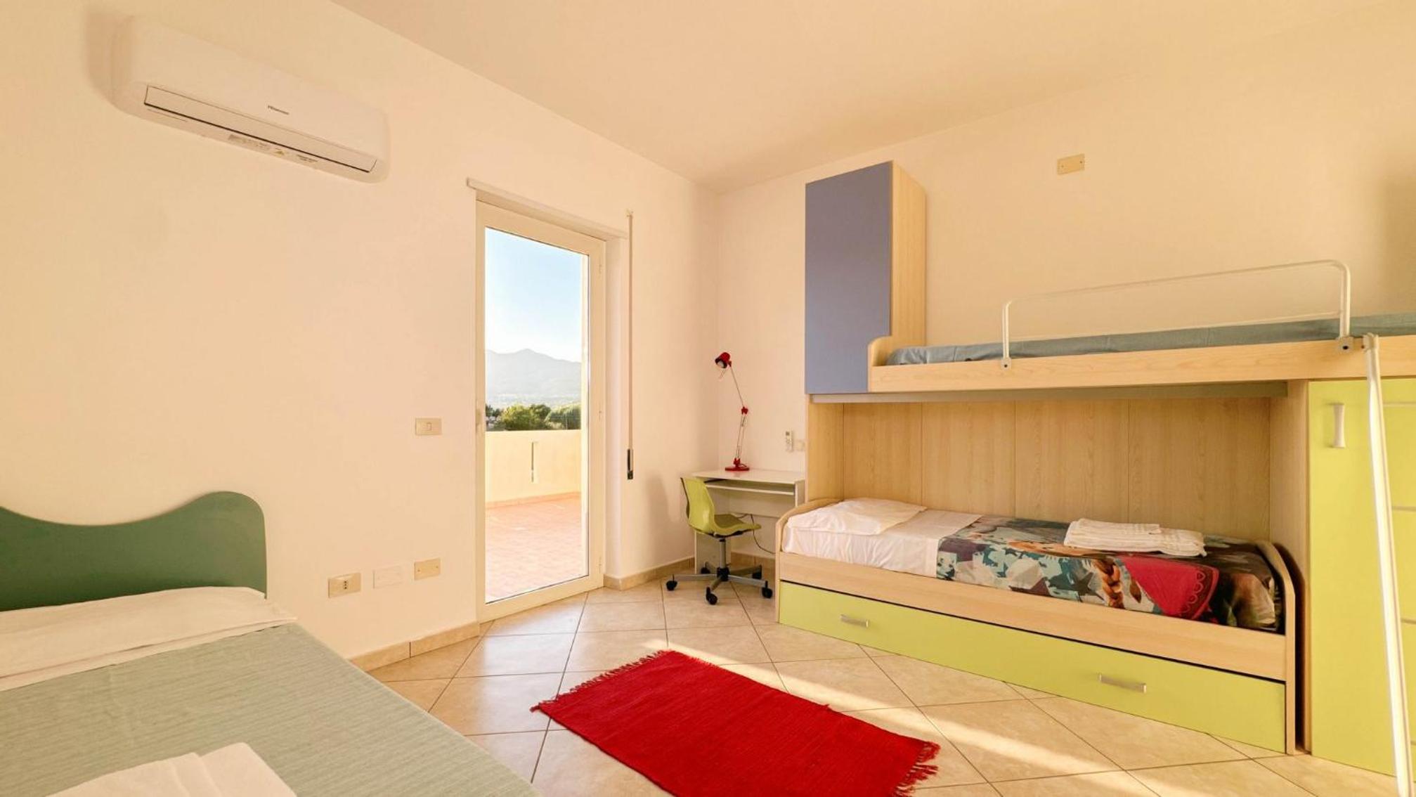 Villa photo 3