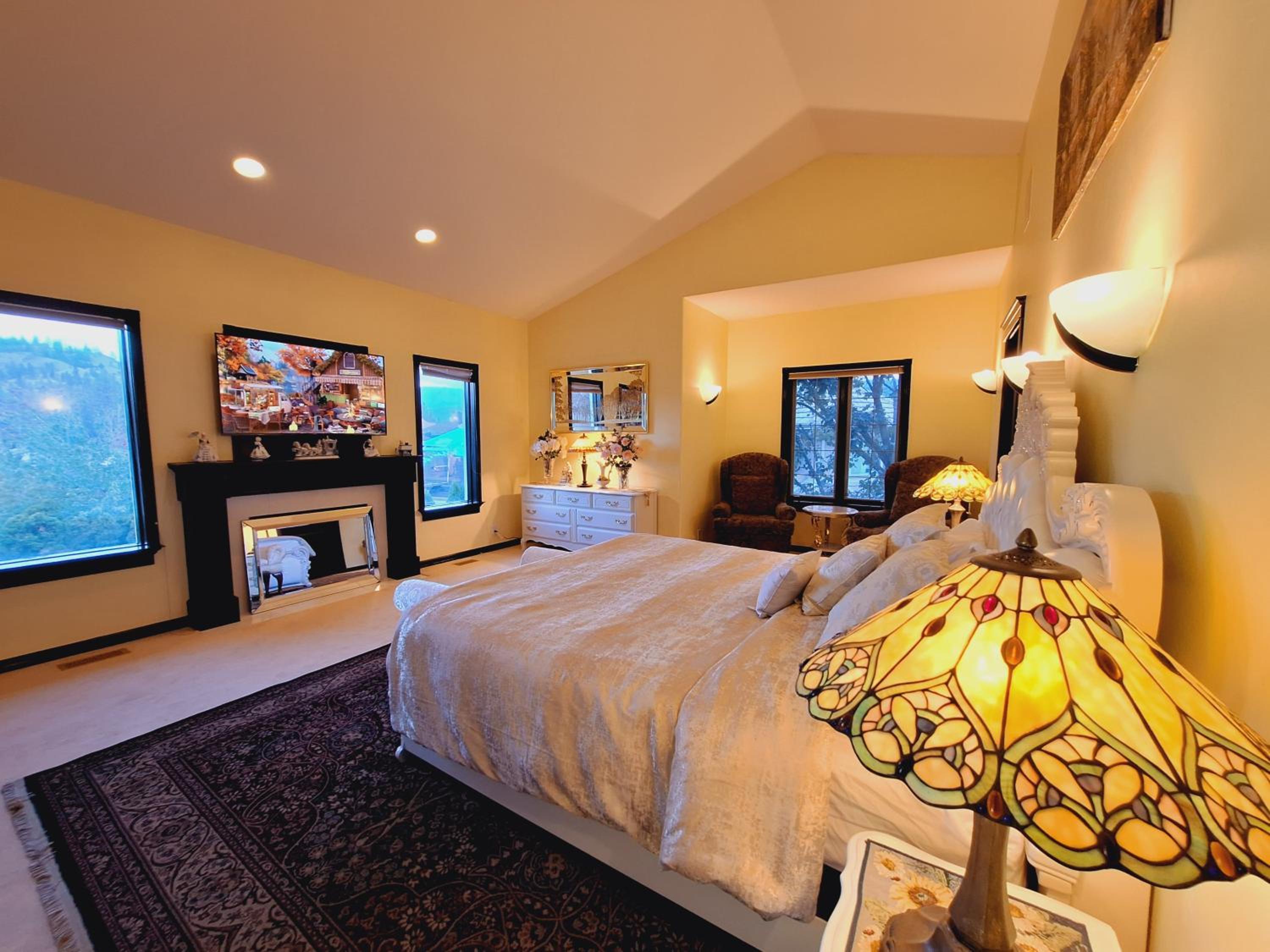 Superior King Suite photo 2