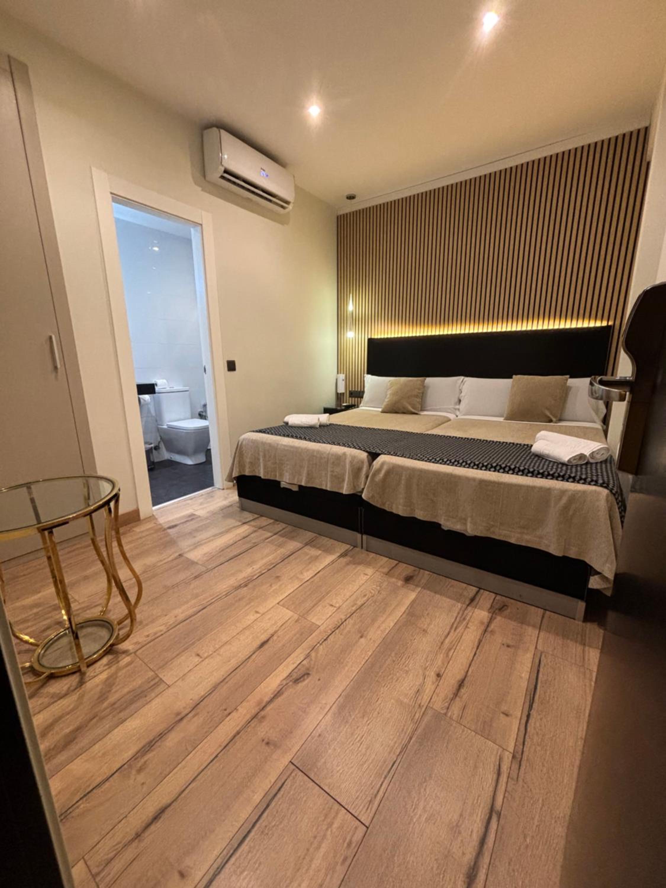 Deluxe Twin Room - Photo 2