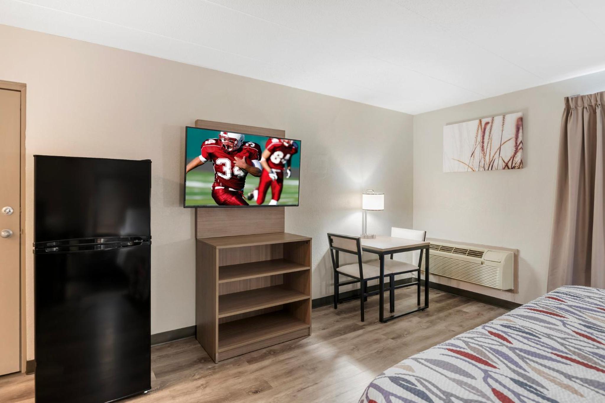 Superior King Room with Kitchenette Non-Smoking photo 3