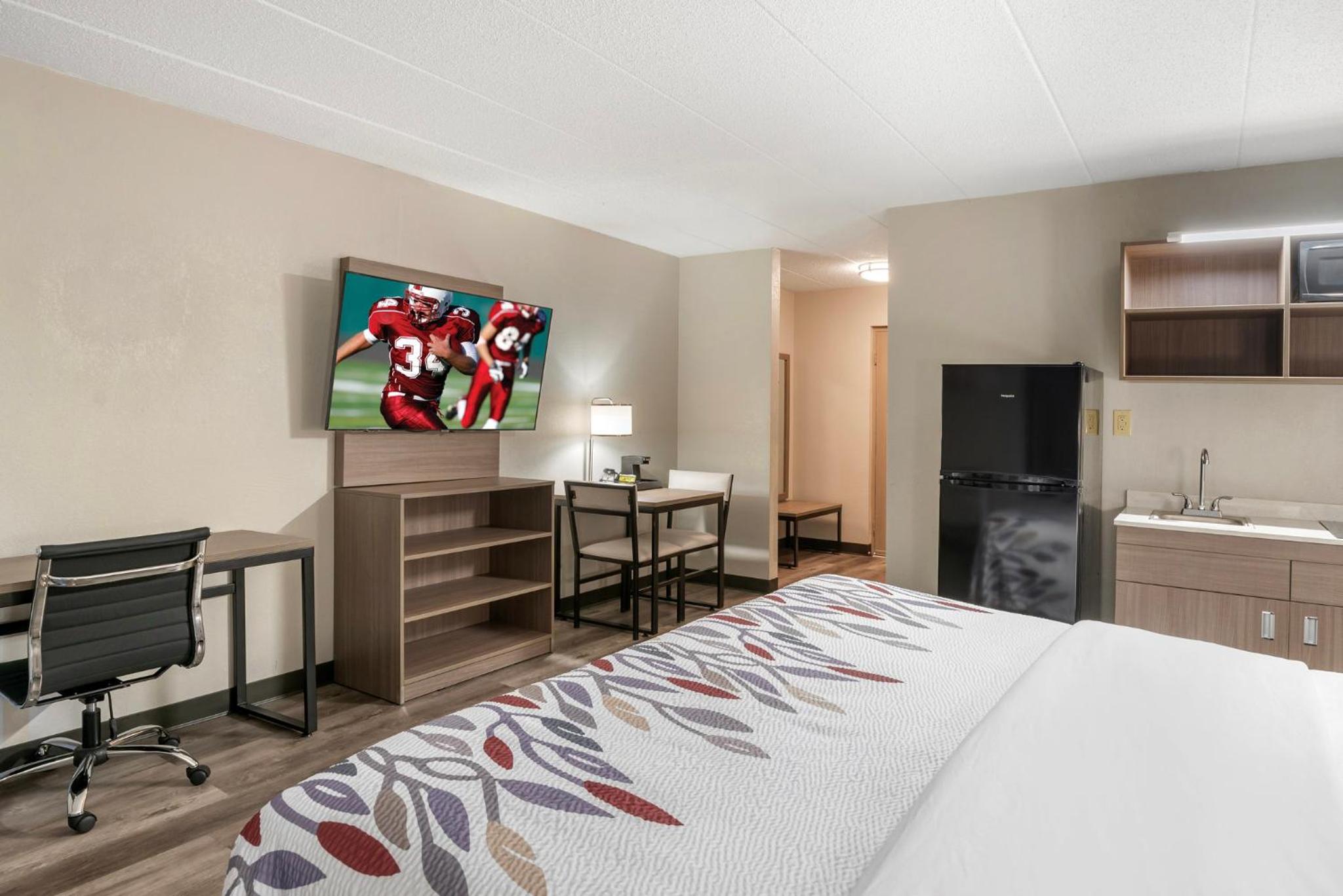 Superior King Room with Kitchenette Non-Smoking photo 2