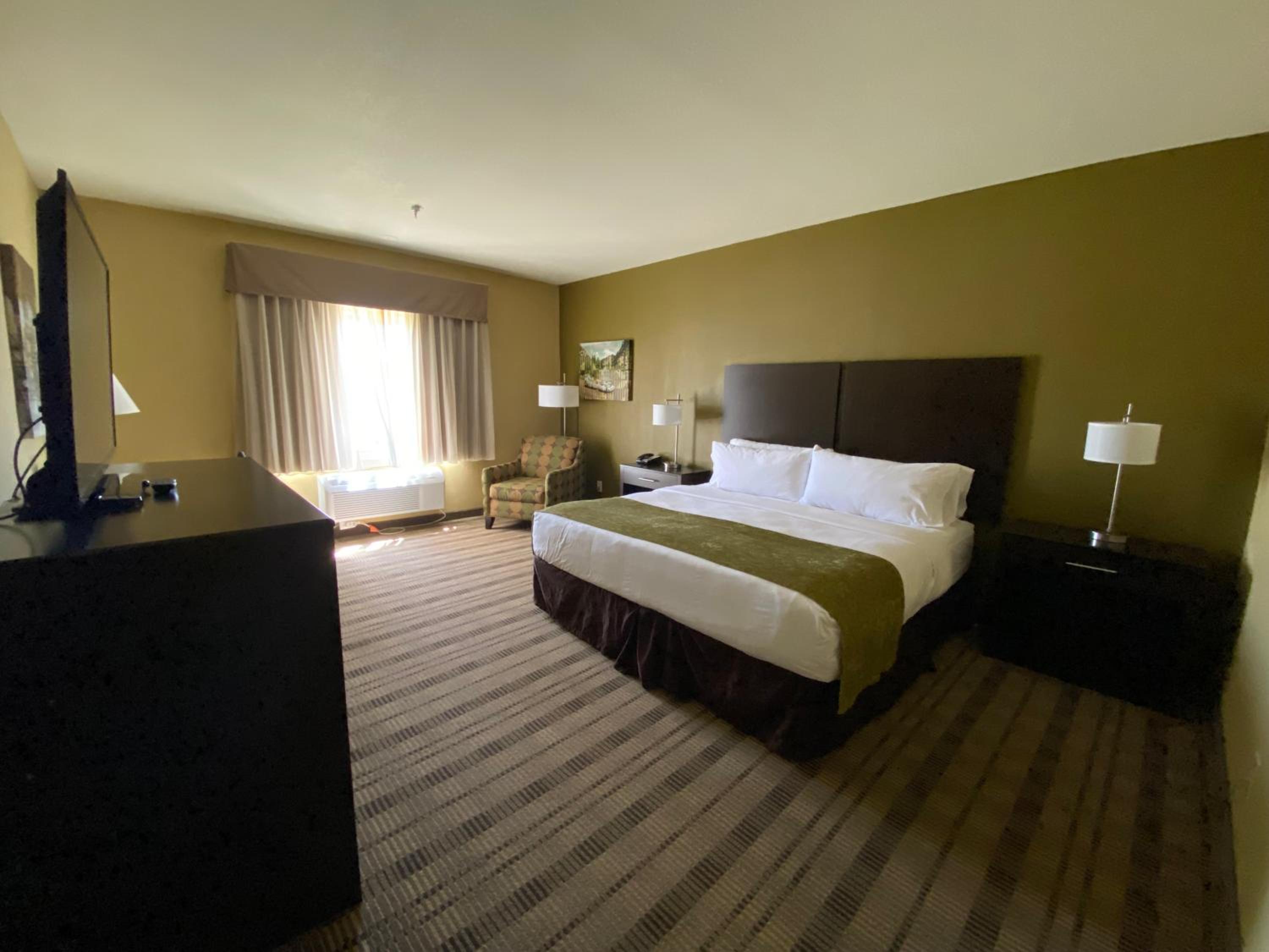 Standard King Room photo 1