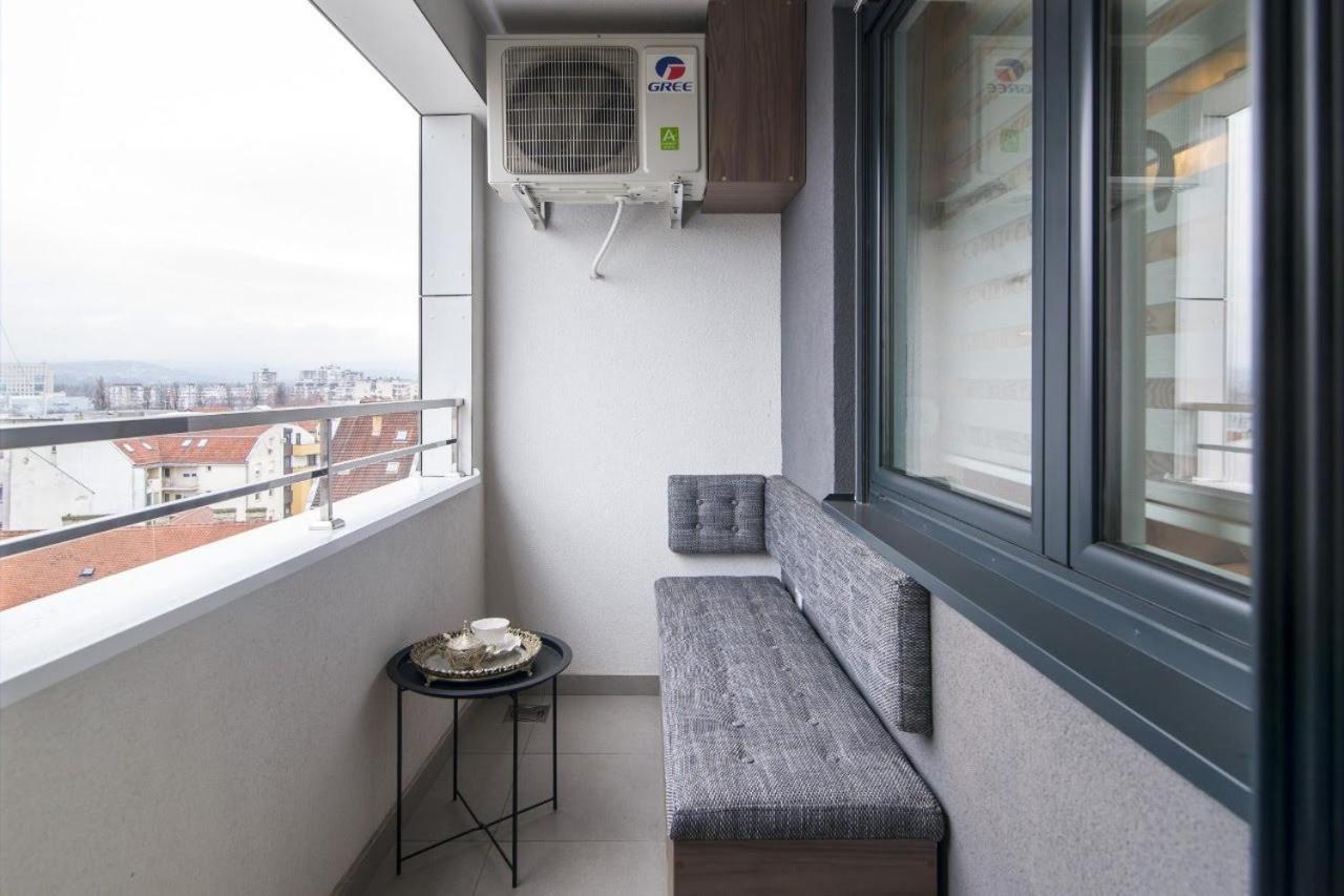 Deluxe Apartment photo 2