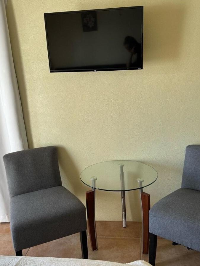 King Room with Pool View
Номер "Кинг" с видом на бассейн