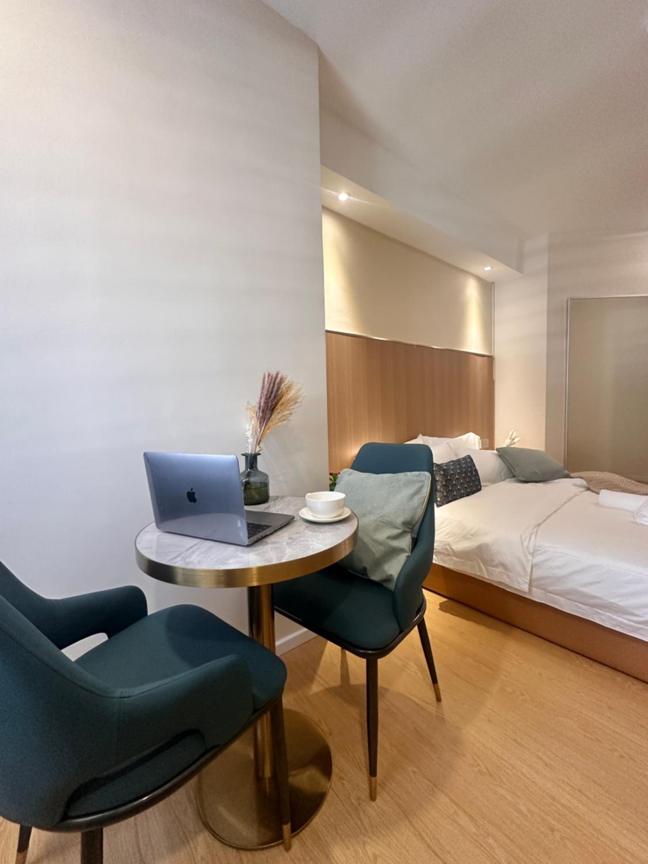 Deluxe Room - Photo 11