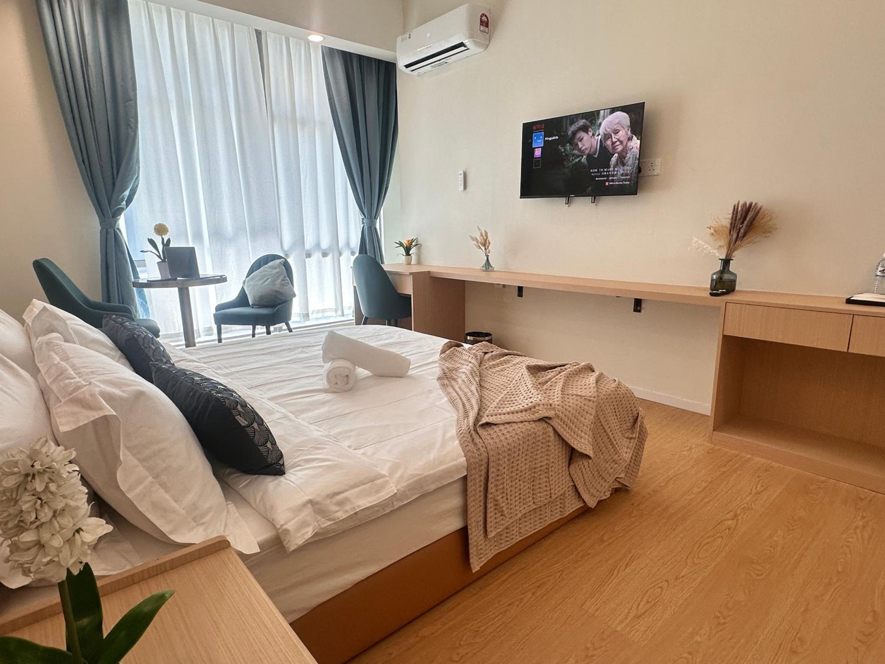 Deluxe Room - Photo 16