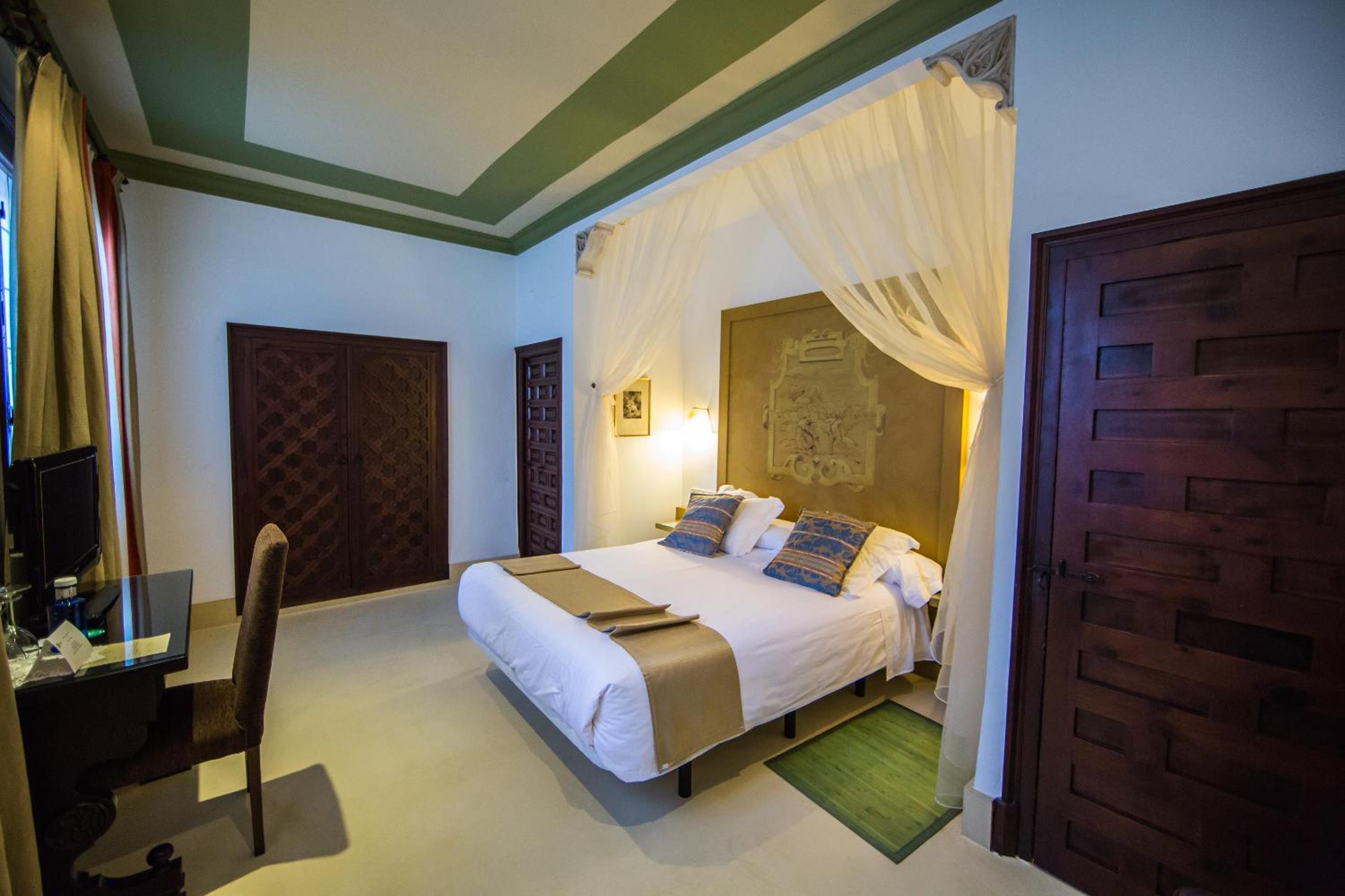 Double Room - Photo 6