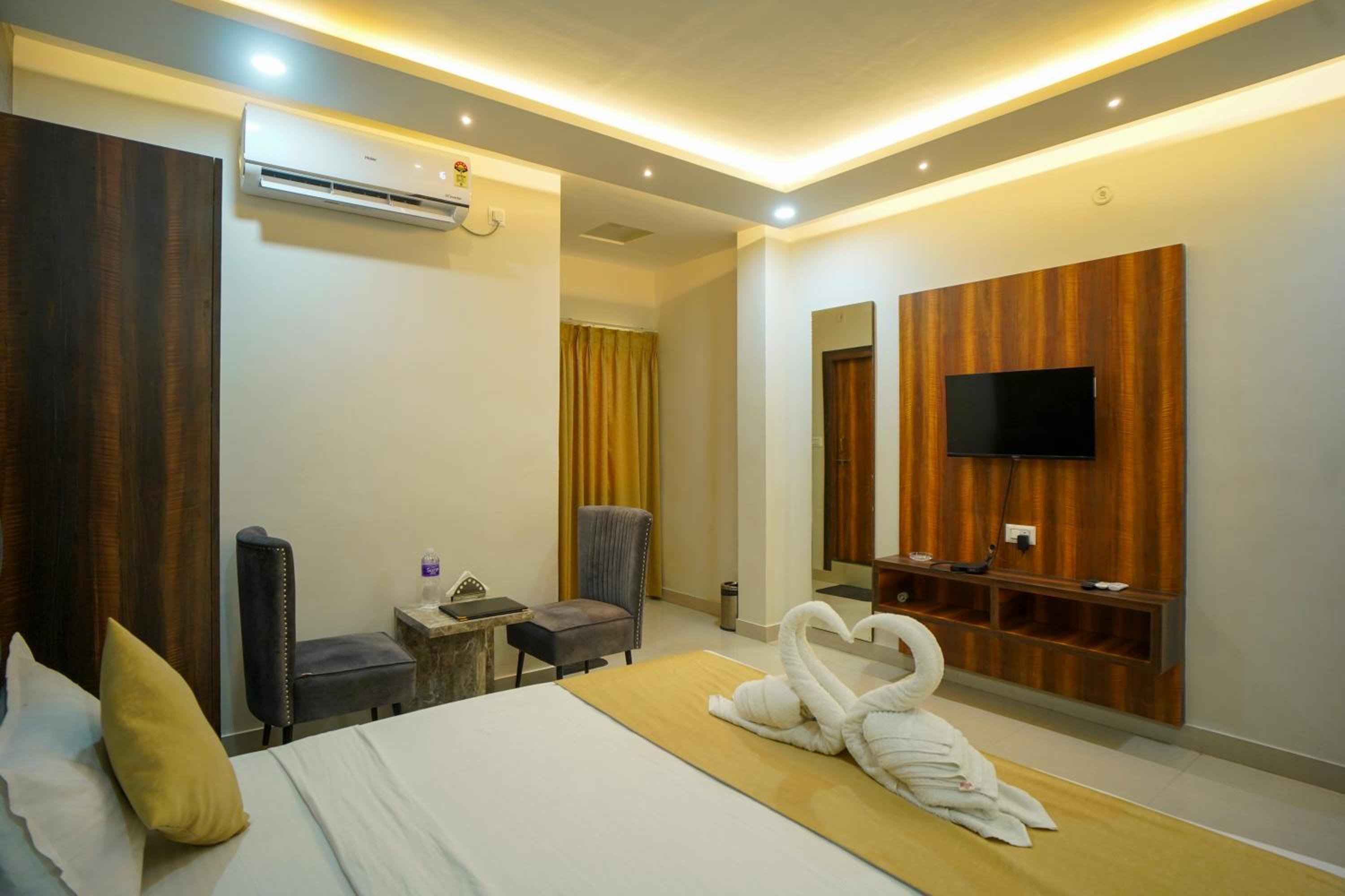 Deluxe King Room photo 3