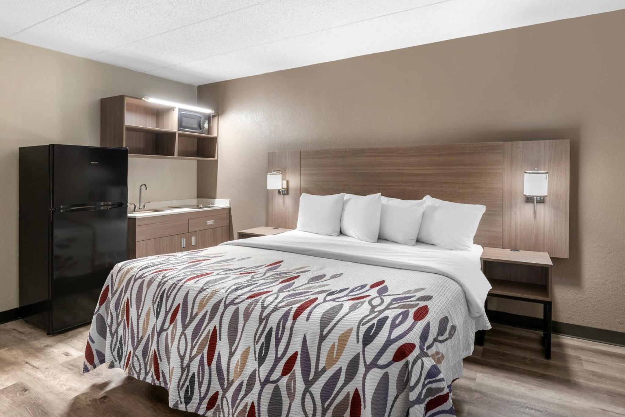 Superior King Room with Kitchenette Non-Smoking photo 1