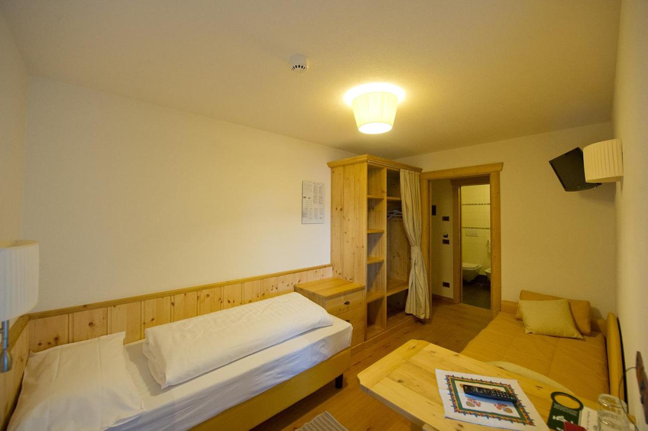 Single Room with Mountain View