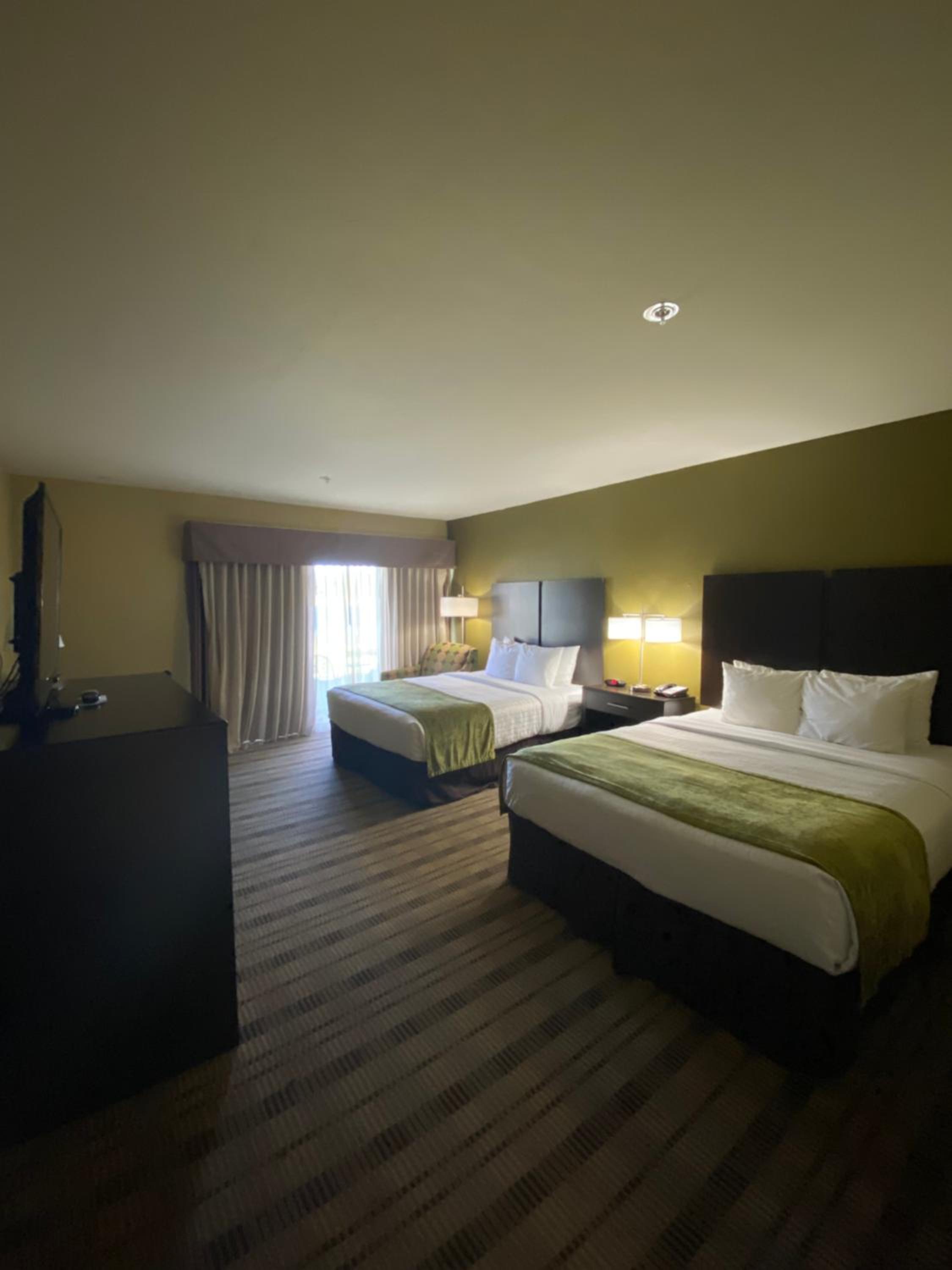 Double or Twin Room with Lake View photo 3