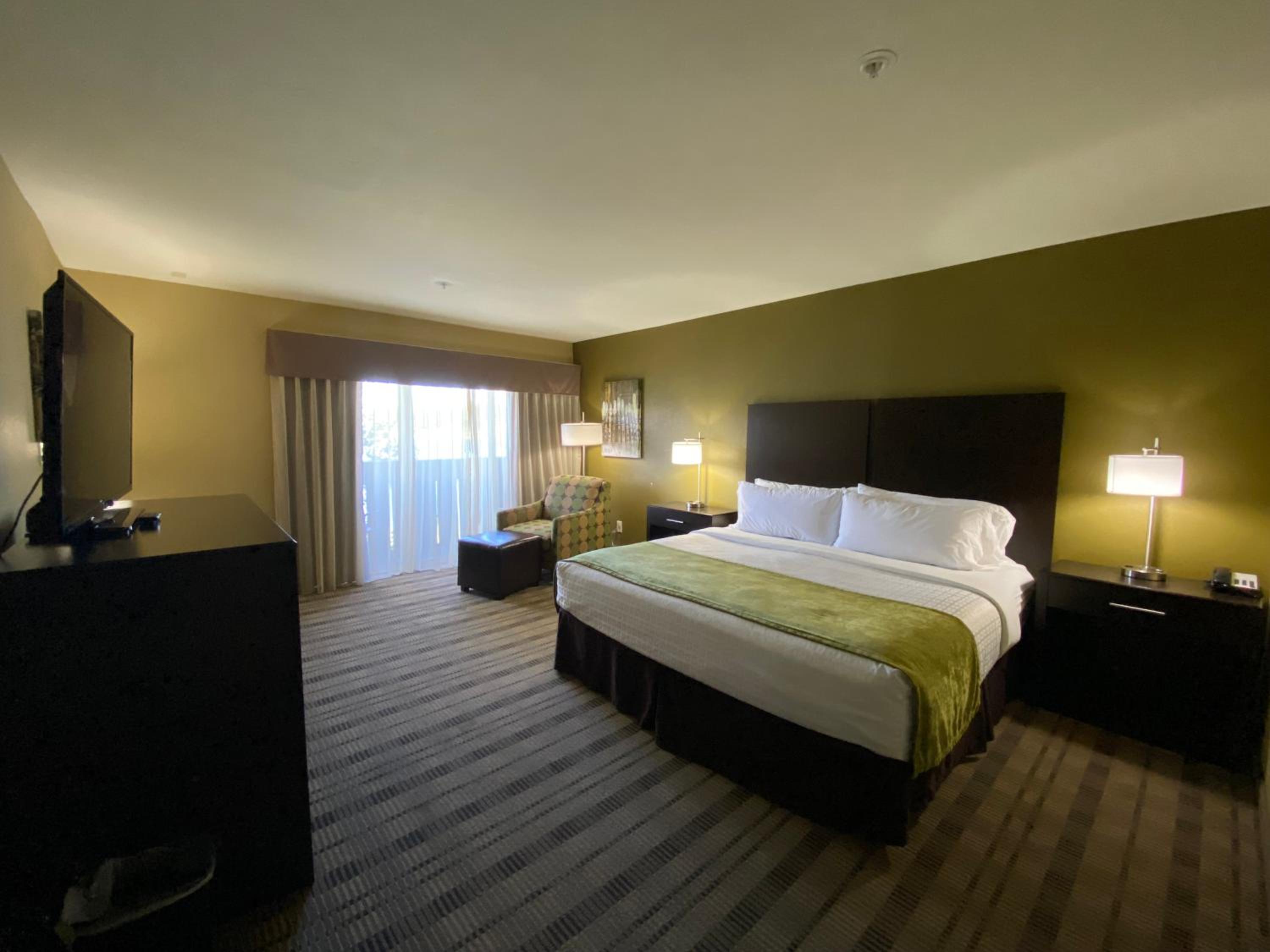 King Room with Lake View