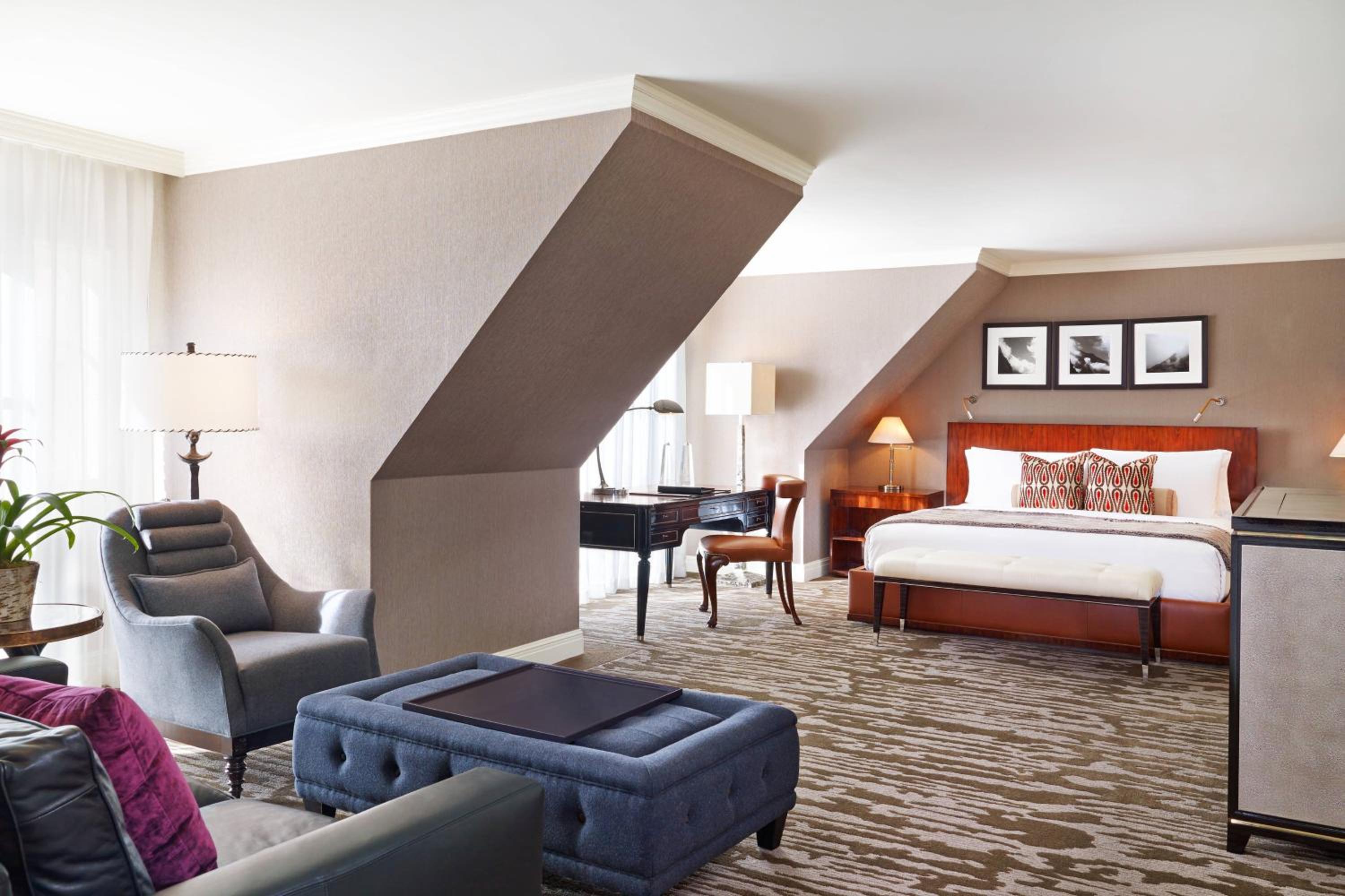 Presidential Suite with One King Bed (Non Smoking) photo 2