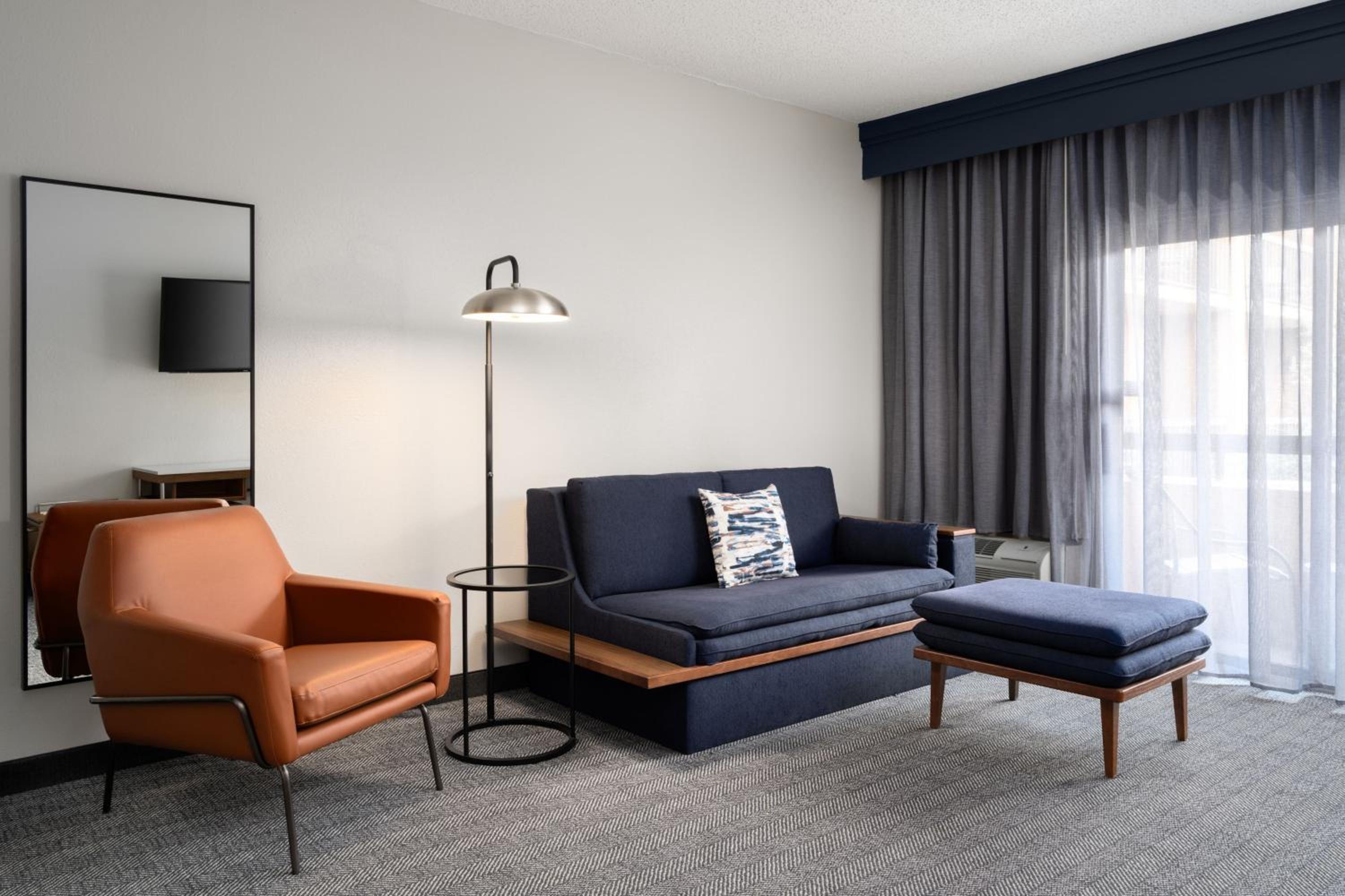 One-Bedroom King Suite - Photo 2