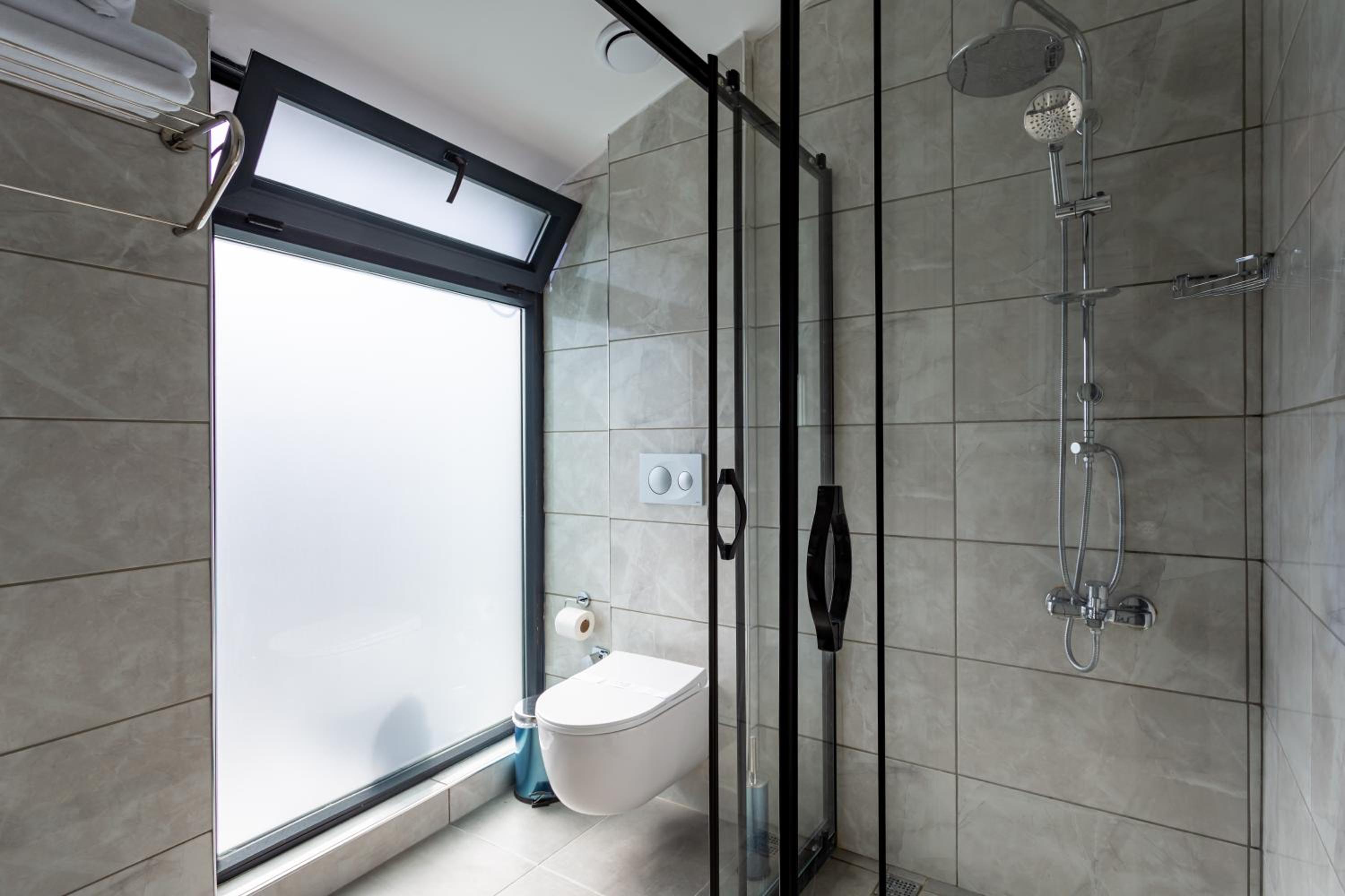 Double Room with Spa Bath photo 2