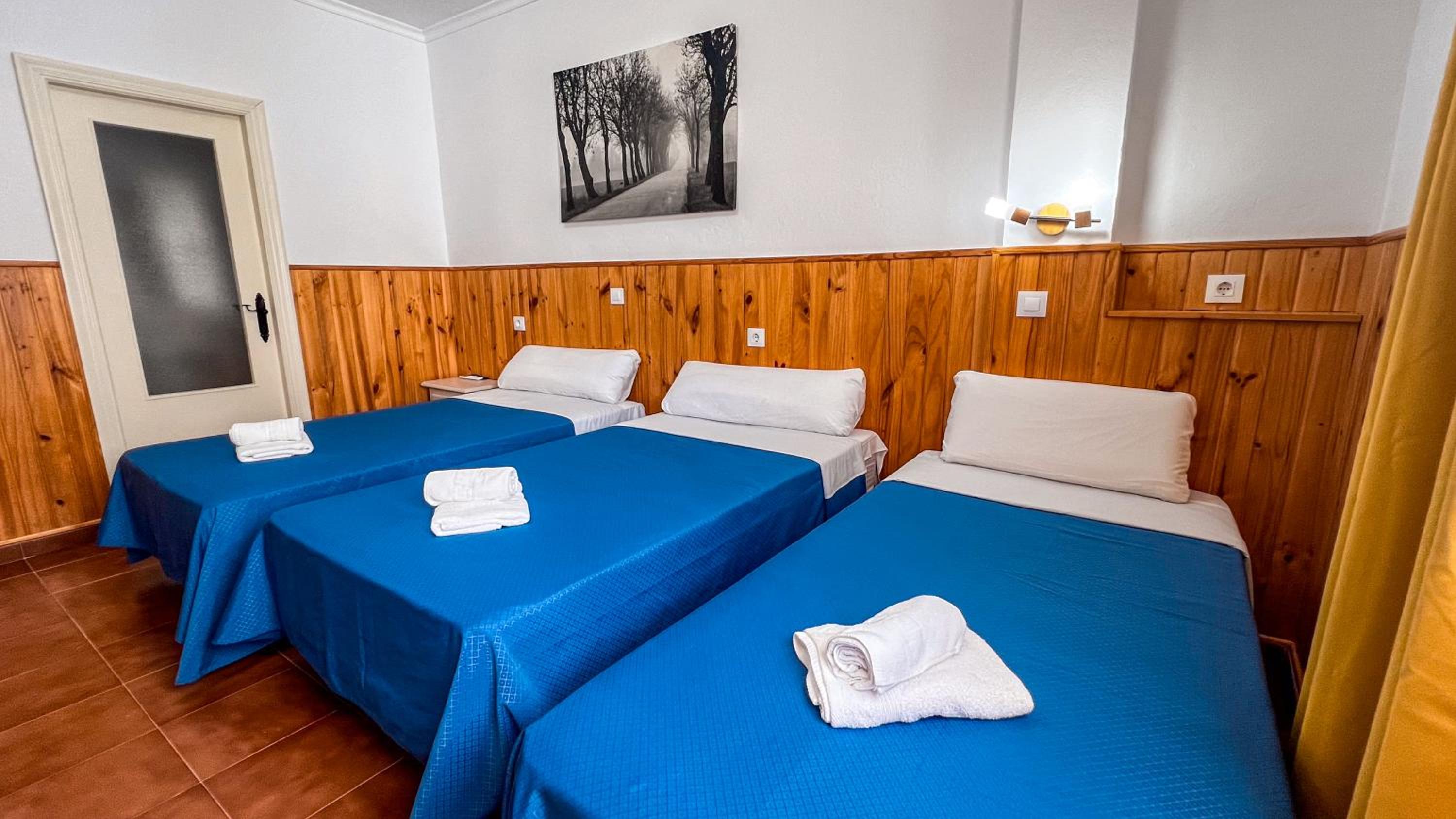 Triple Room with Private Bathroom photo 2