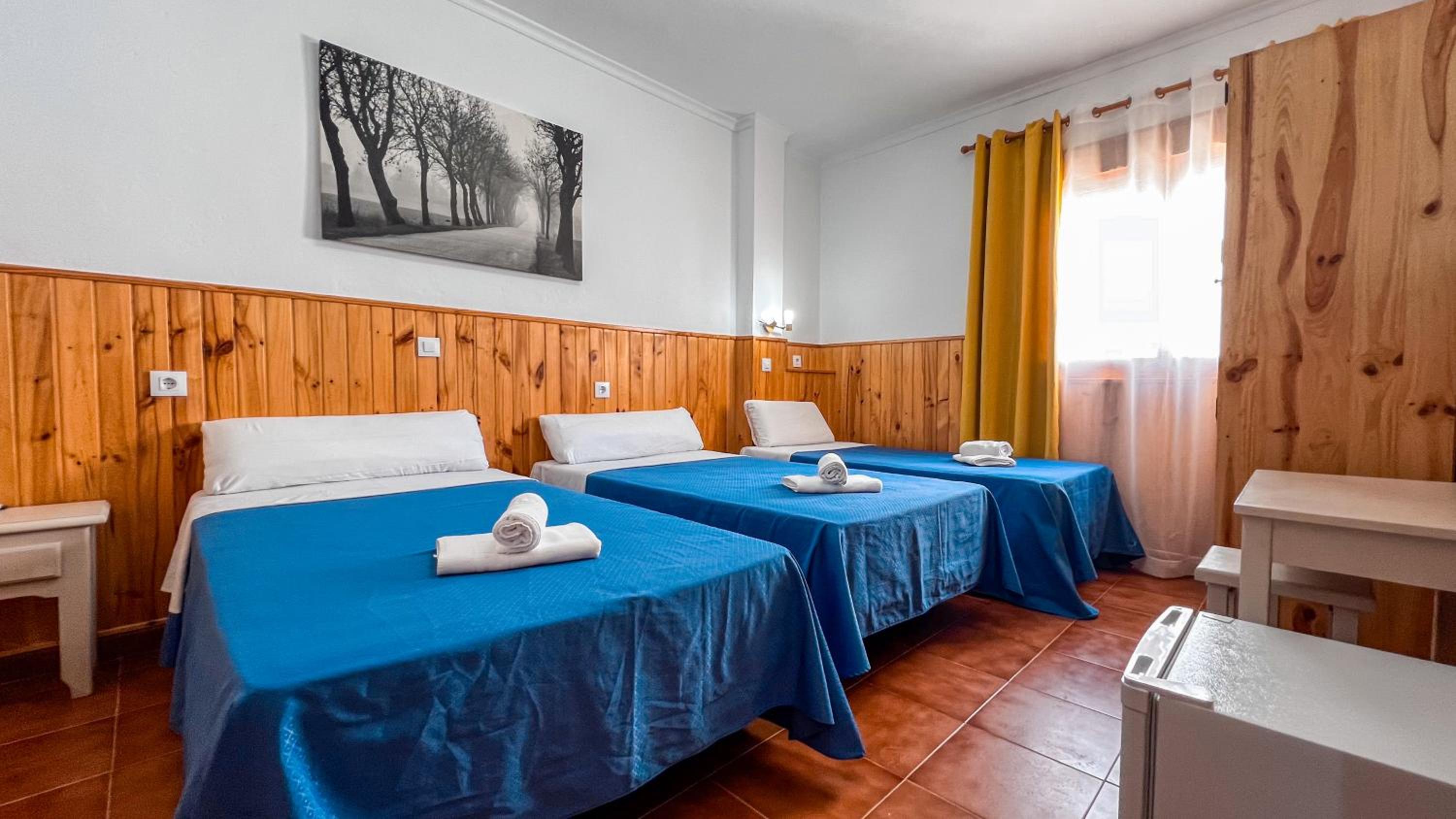 Triple Room with Private Bathroom photo 3