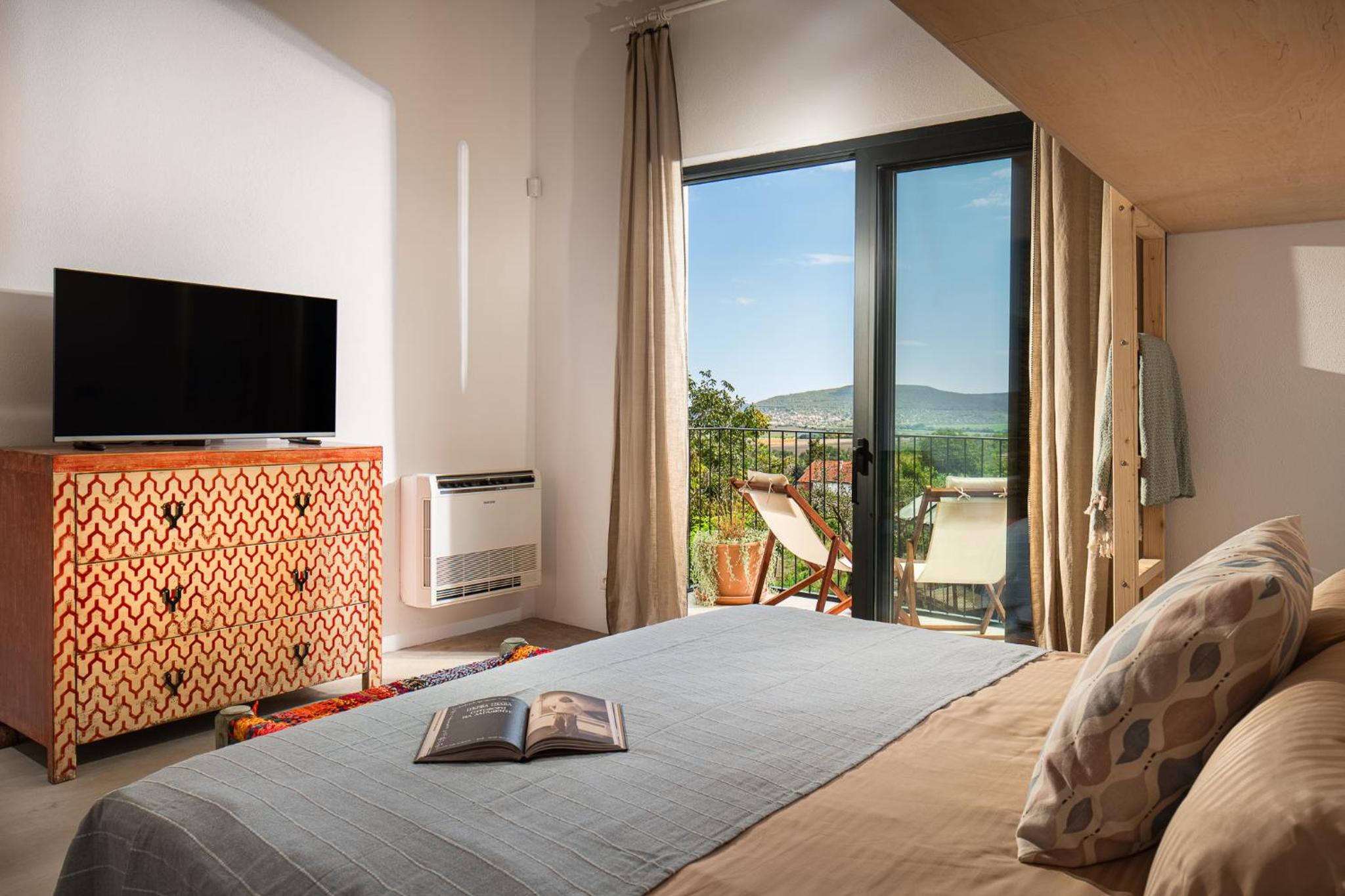 Three-Bedroom Villa photo 3