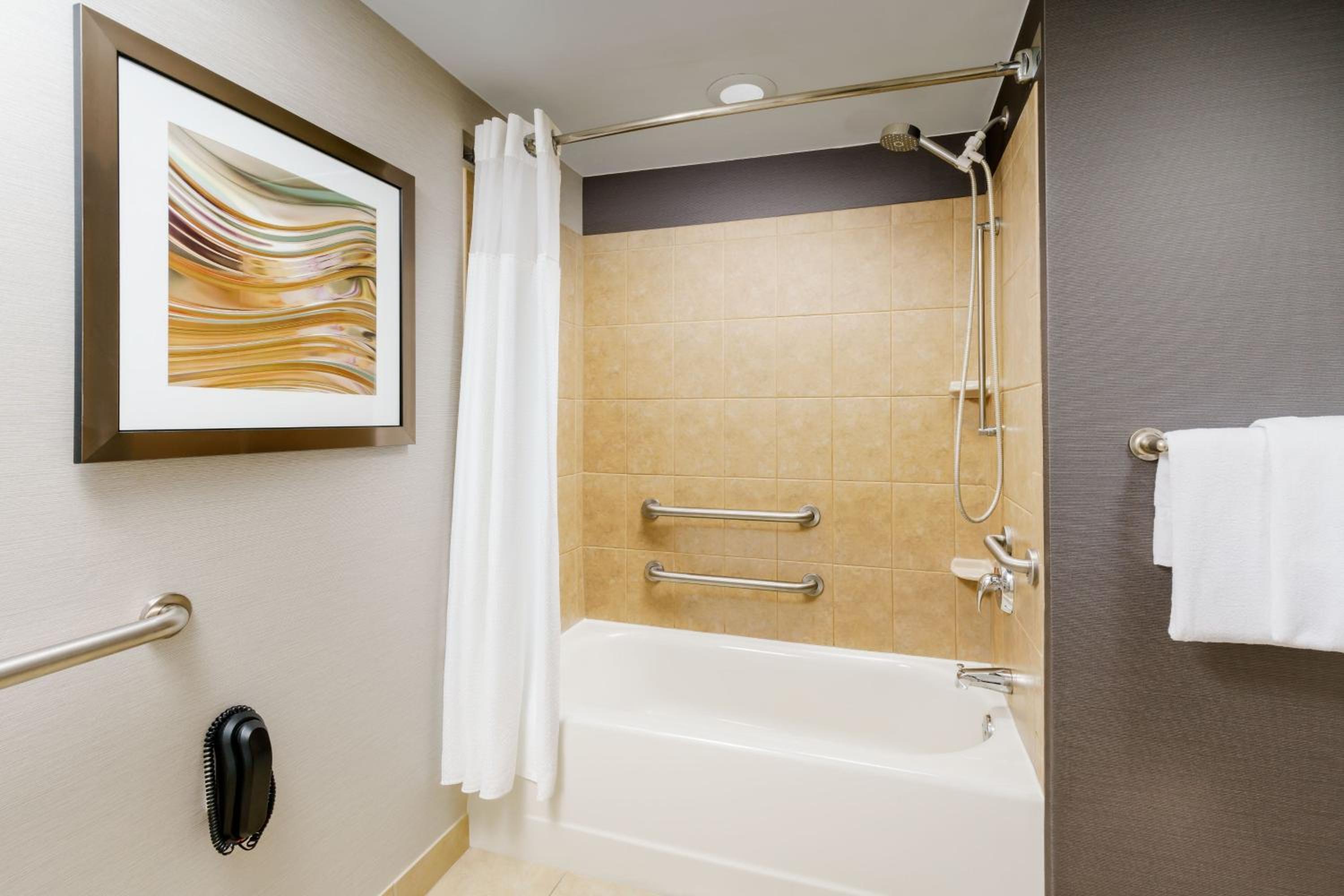 King Room with Sofa Bed - Photo 3
