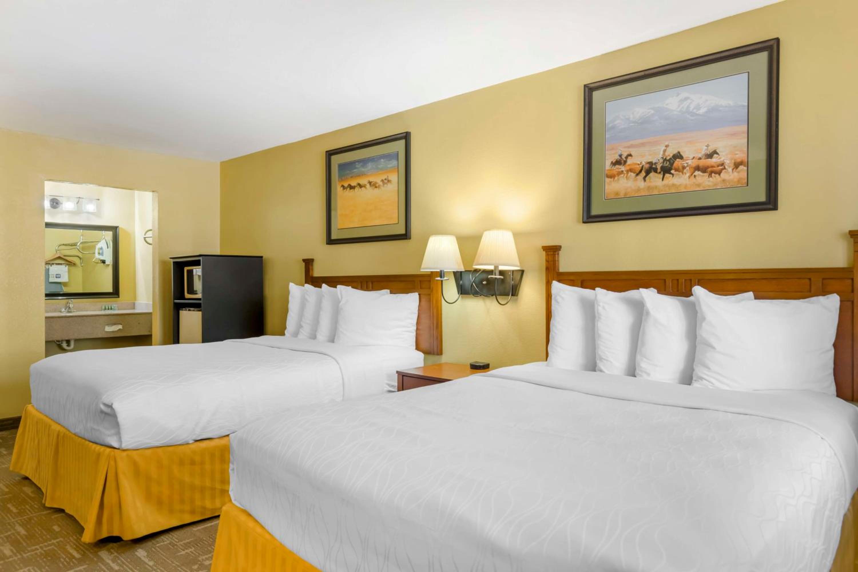 Queen Room with Two Queen Beds - Non-Smoking