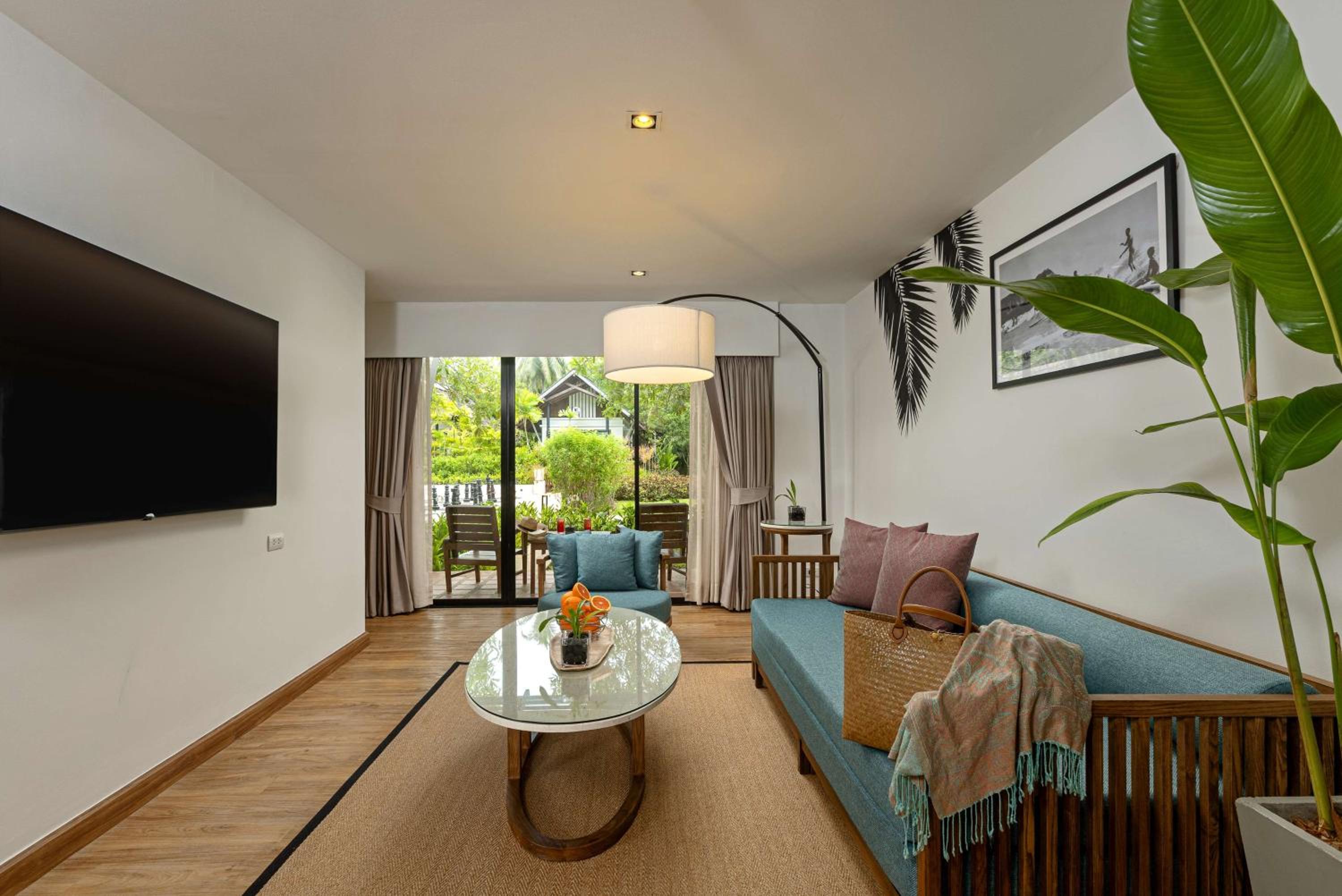 Deluxe Garden Suite 1 King - Photo 16