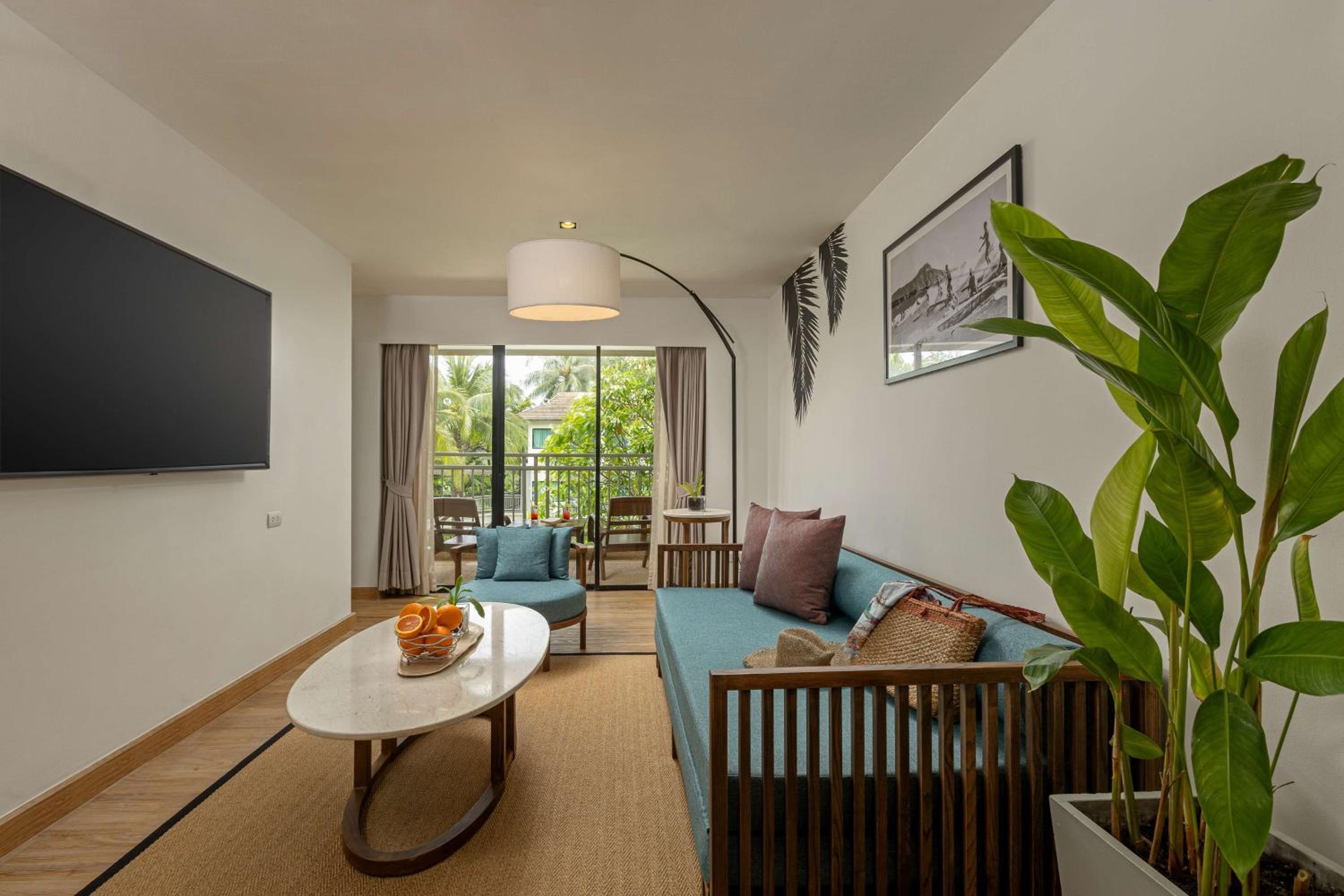 Deluxe Garden Suite 1 King - Photo 18