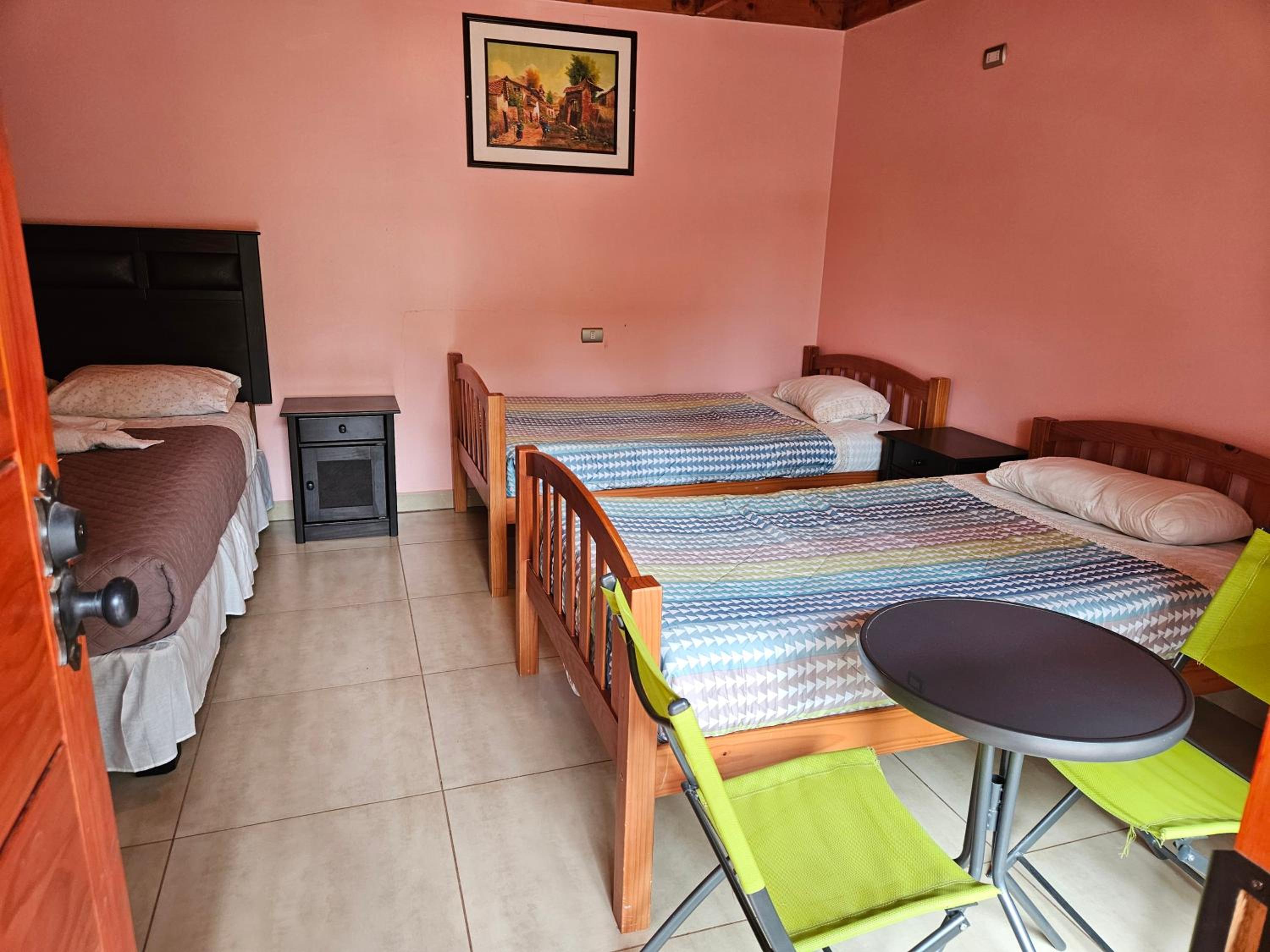 Quadruple Room with Private Bathroom photo 2