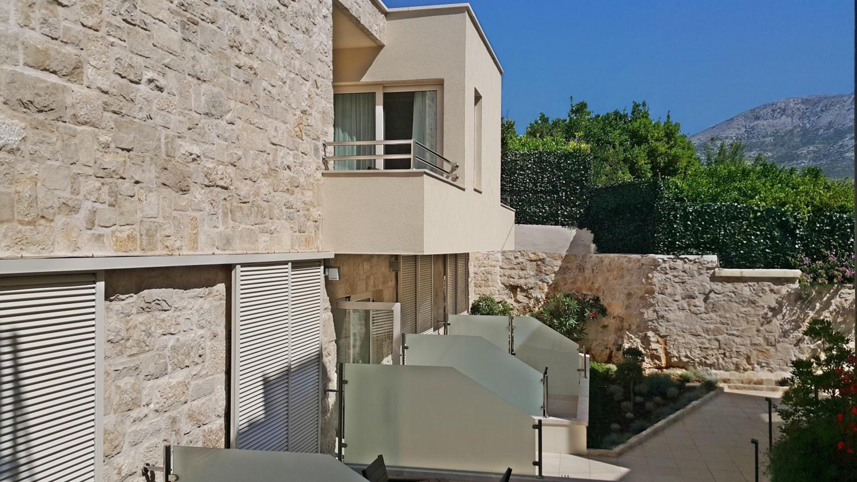 Comfort Double Room with Balcony and Garden View - Photo 2