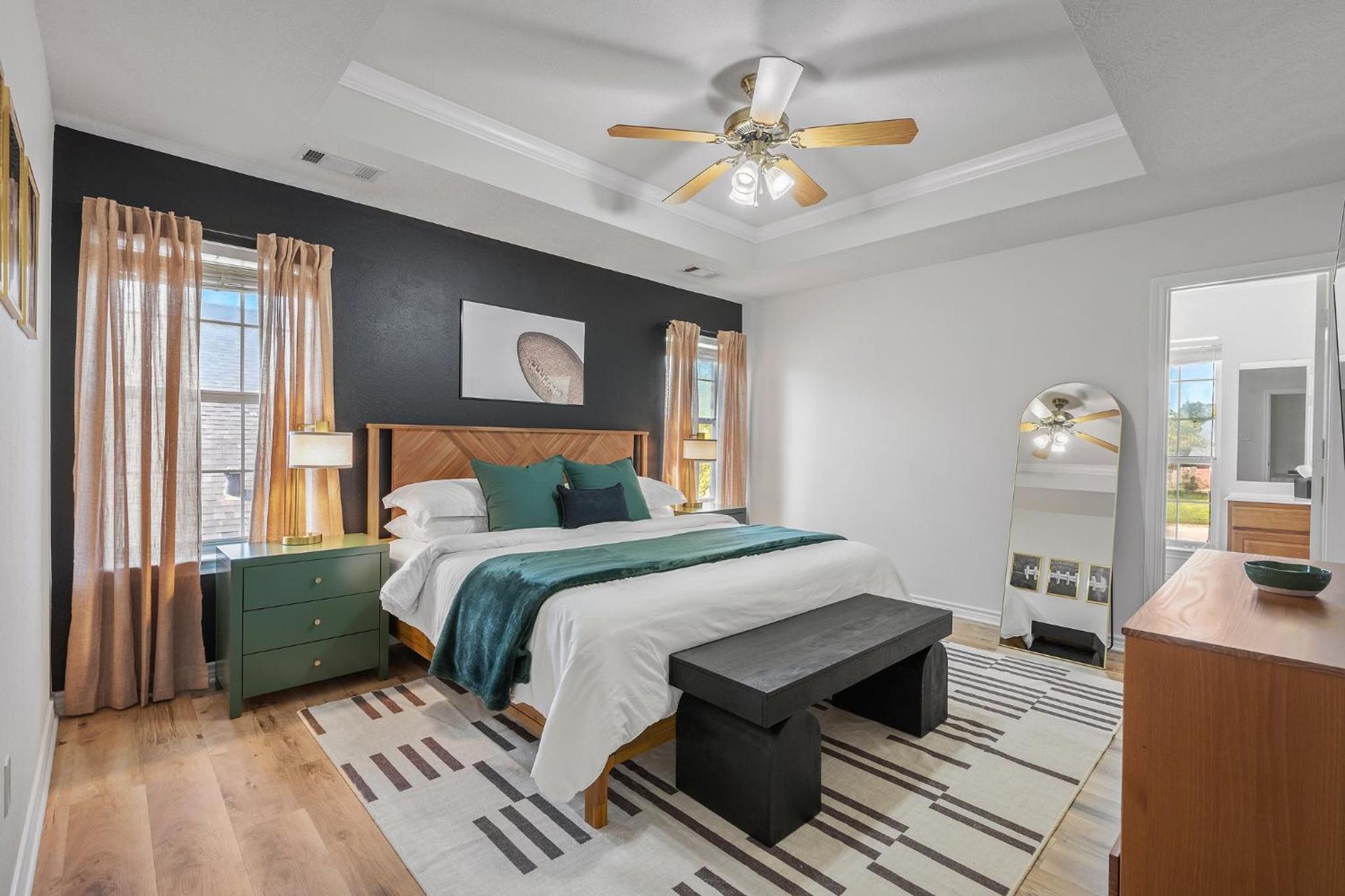 Five-Bedroom House photo 2