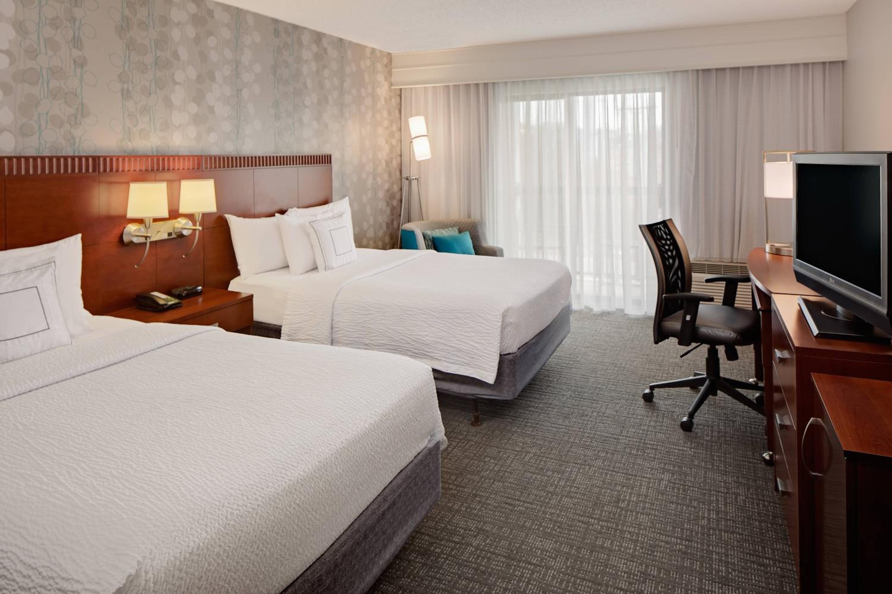 Double Room with Two Double Beds - Photo 1