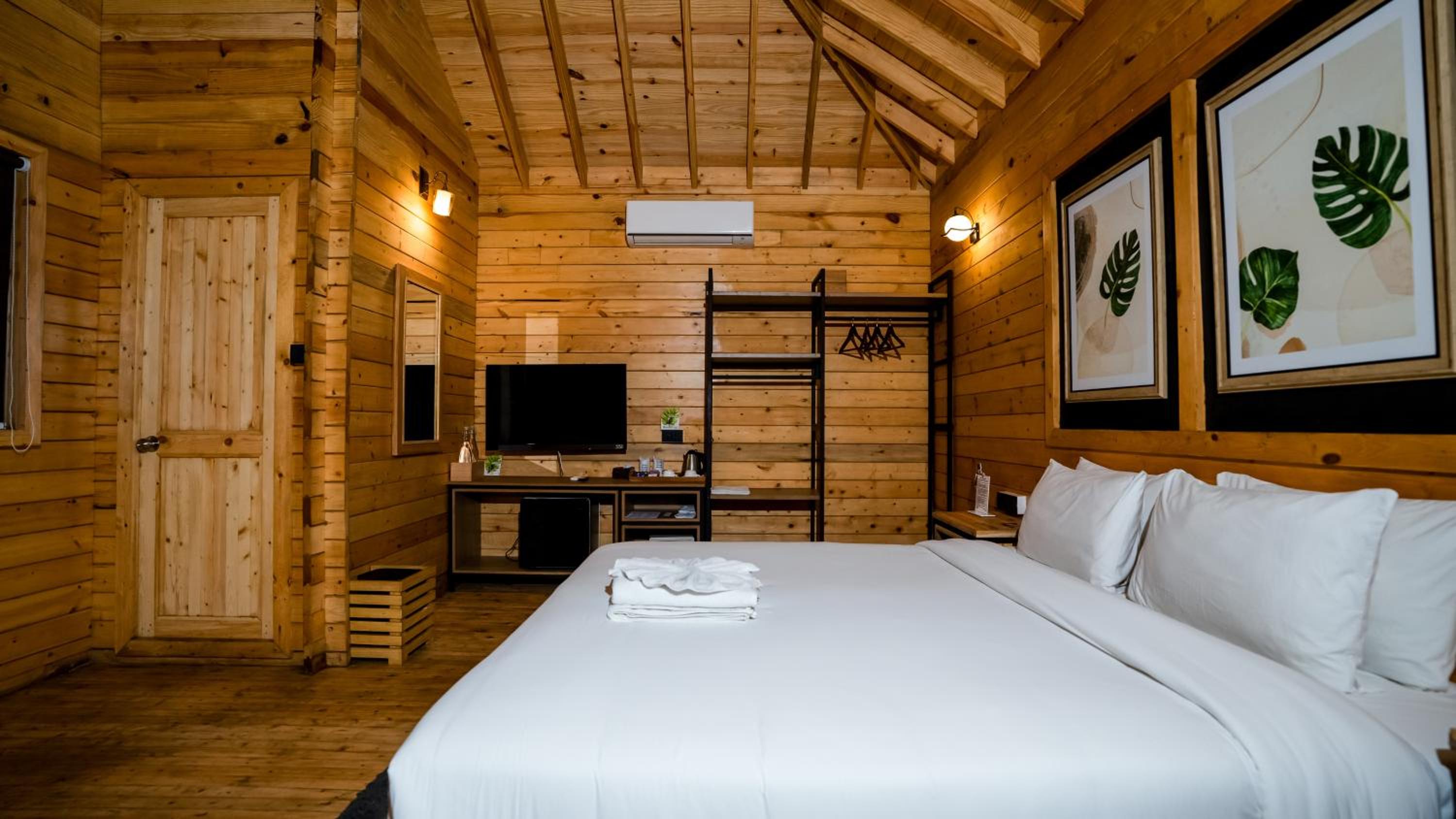 Ivy Wooden Chalet - Photo 8