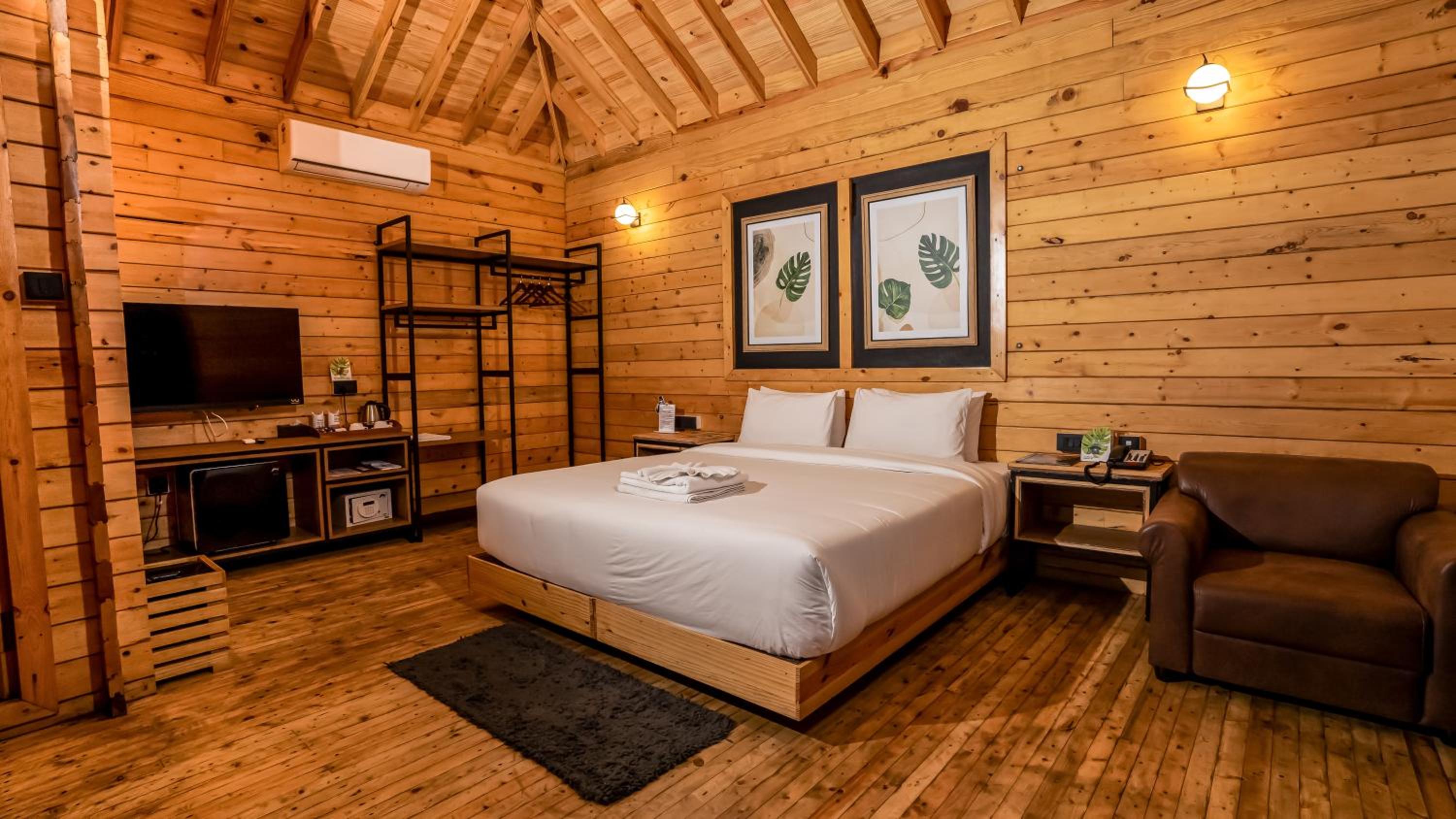 Ivy Wooden Chalet - Photo 1