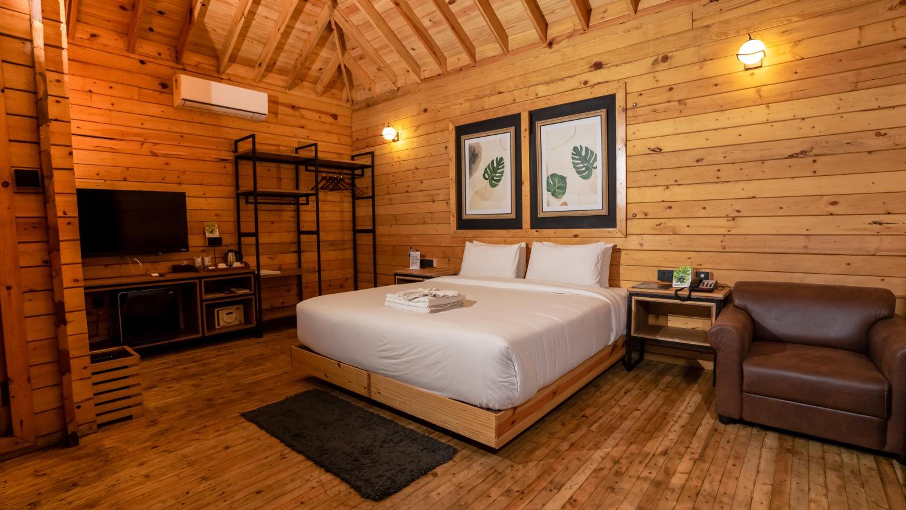 Ivy Wooden Chalet - Photo 3