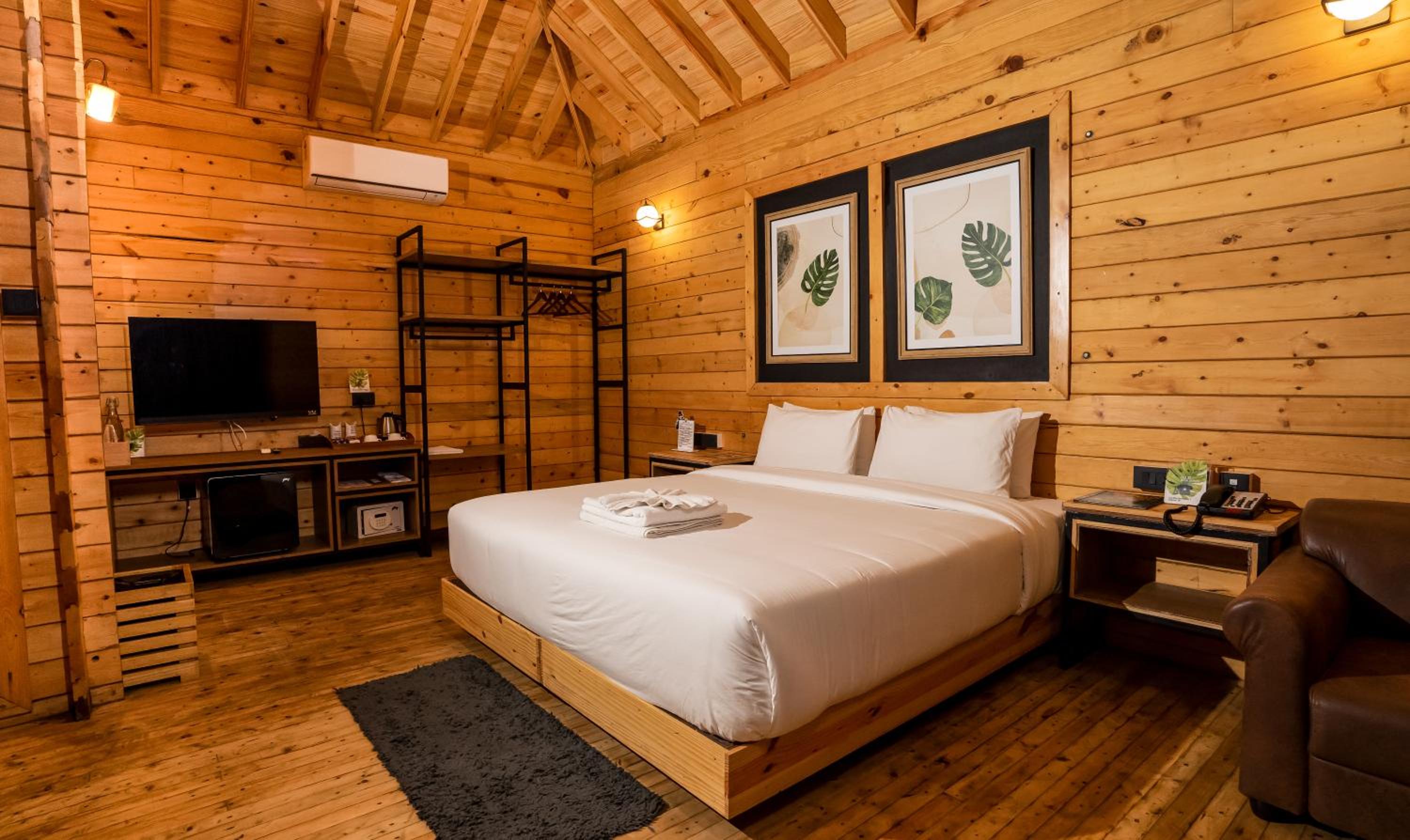 Ivy Wooden Chalet - Photo 6