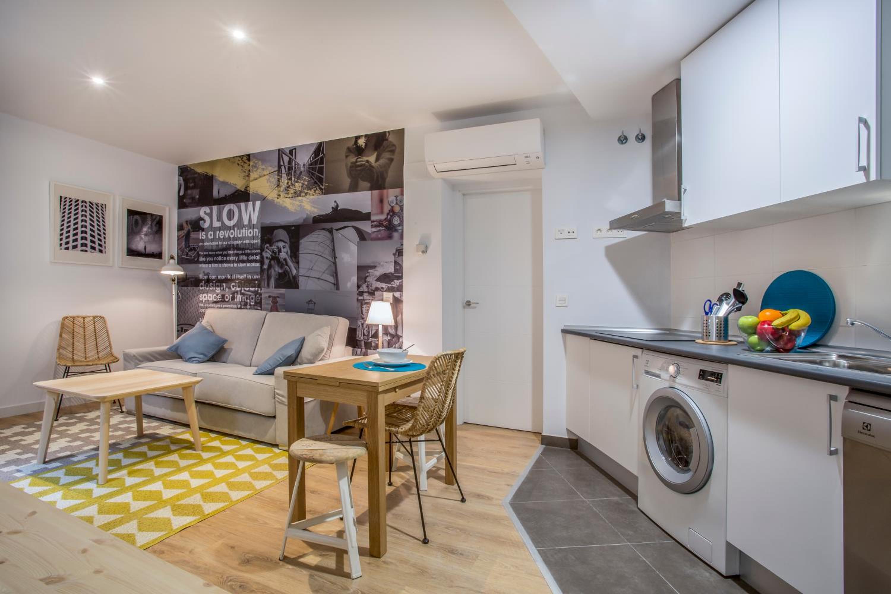 Two-Bedroom Apartment - Interior photo 2
