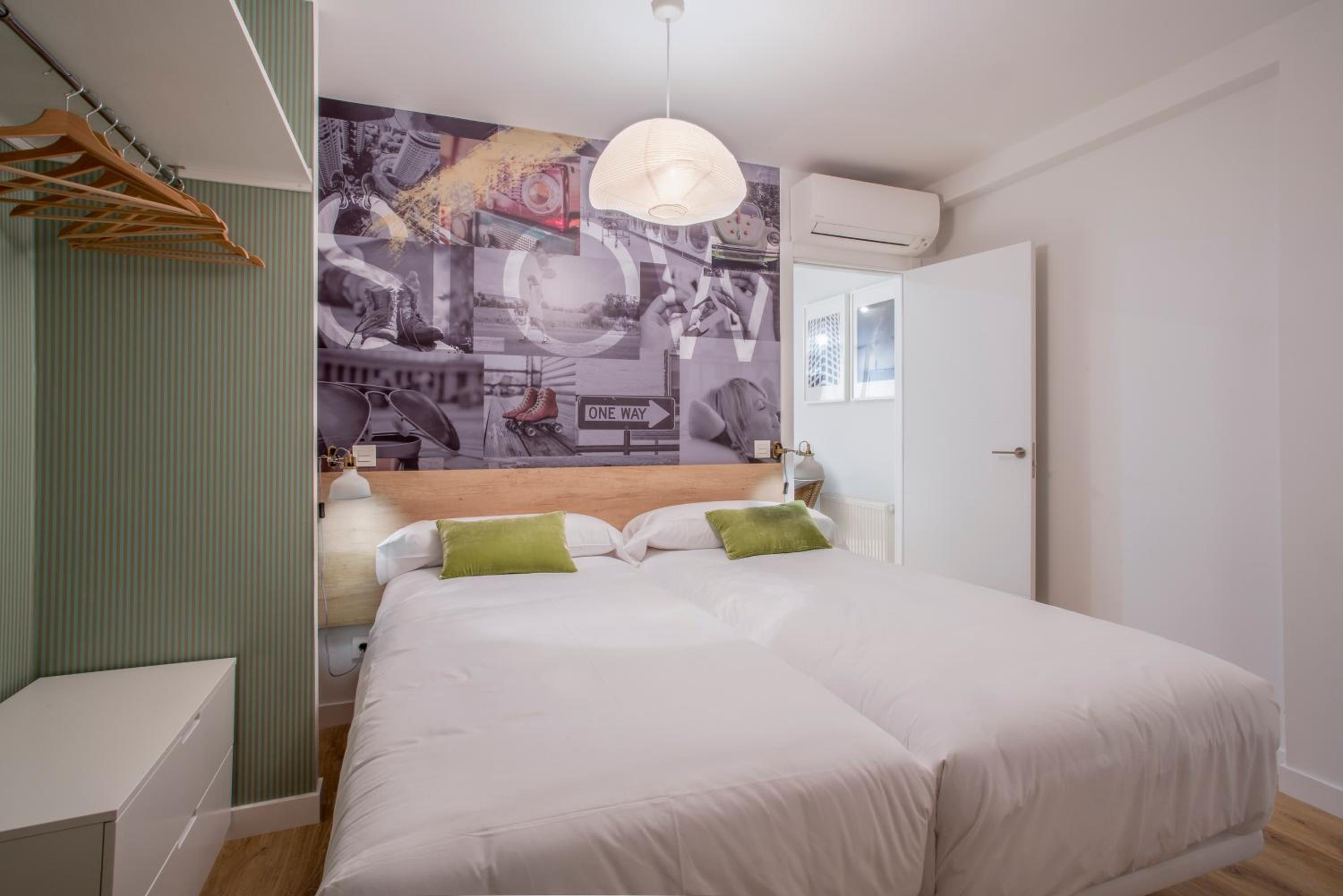 One-Bedroom Apartment - Interior photo 2
