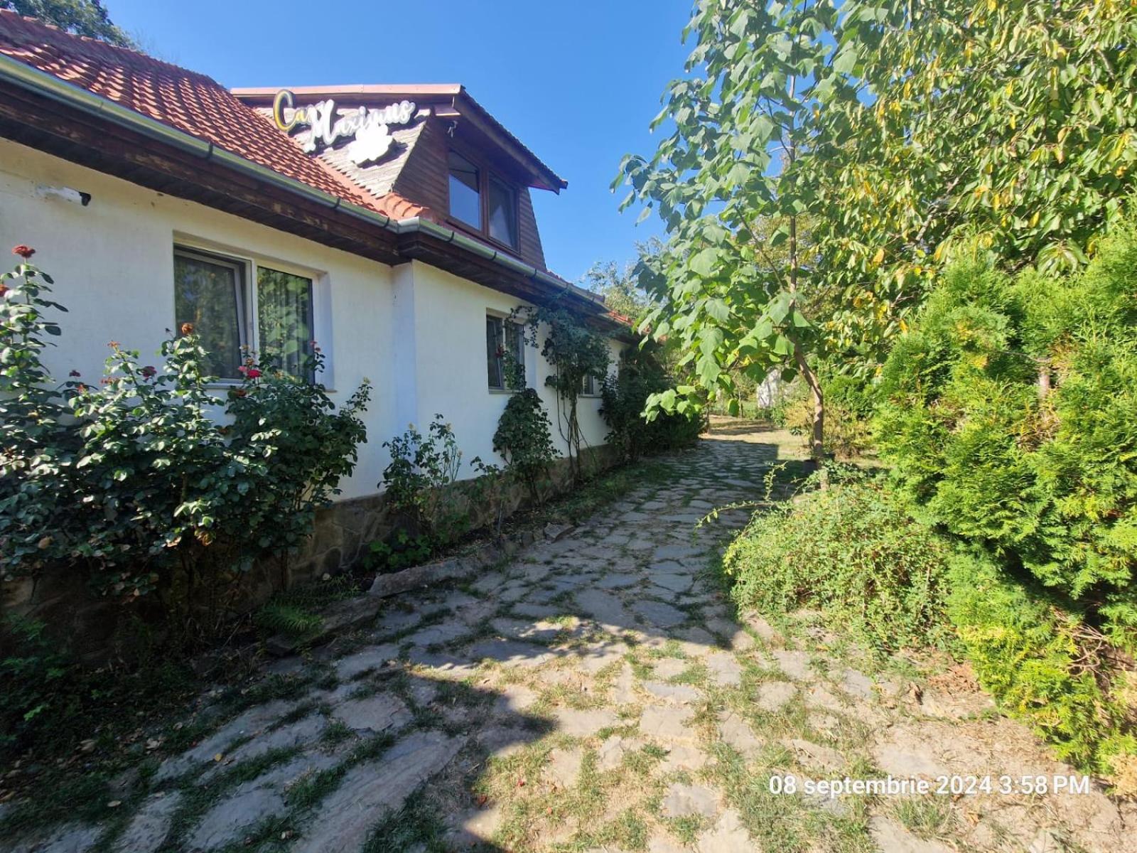 Four-Bedroom House photo 2
