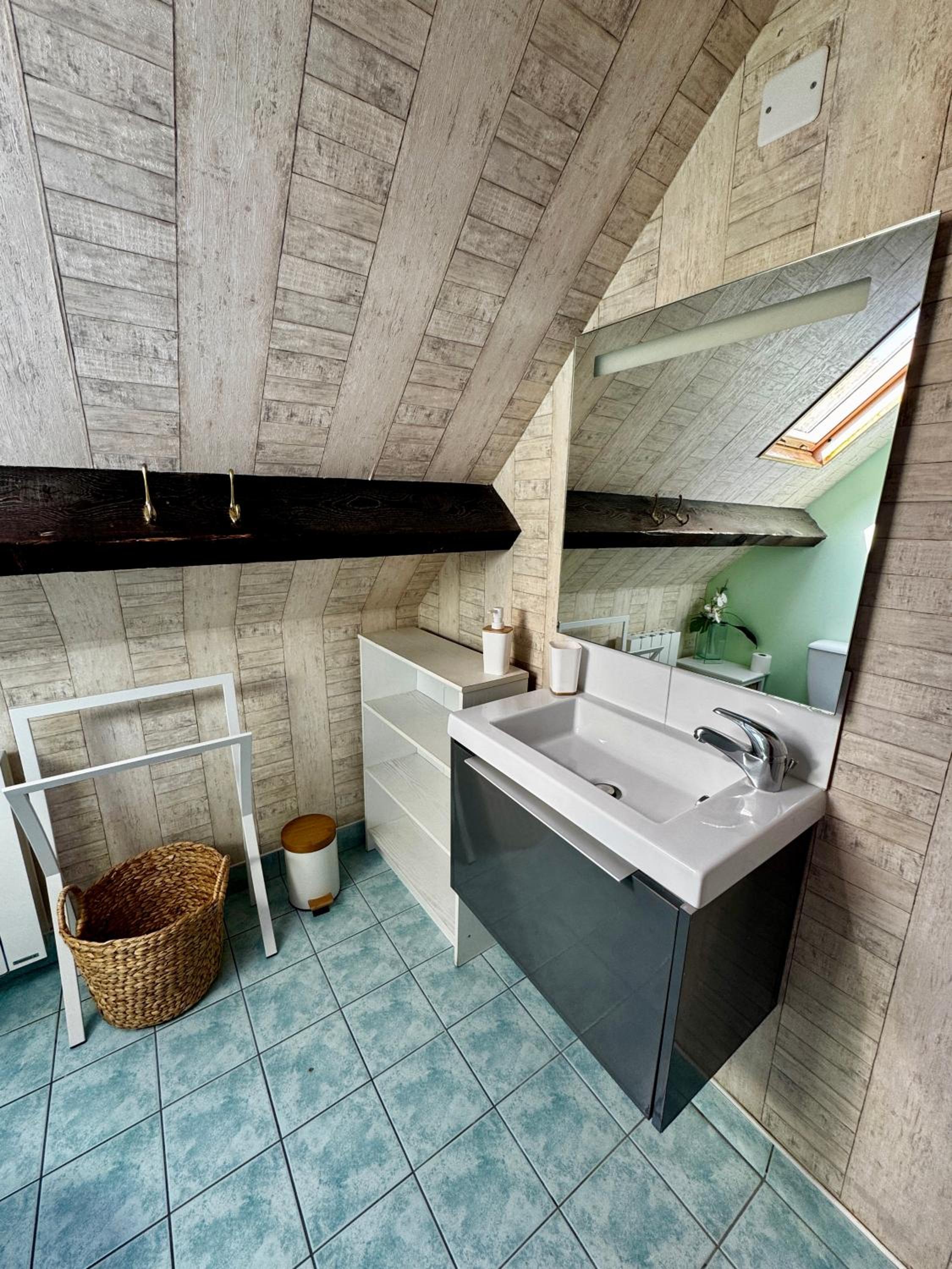 Double Room with Private External Bathroom - Photo 2