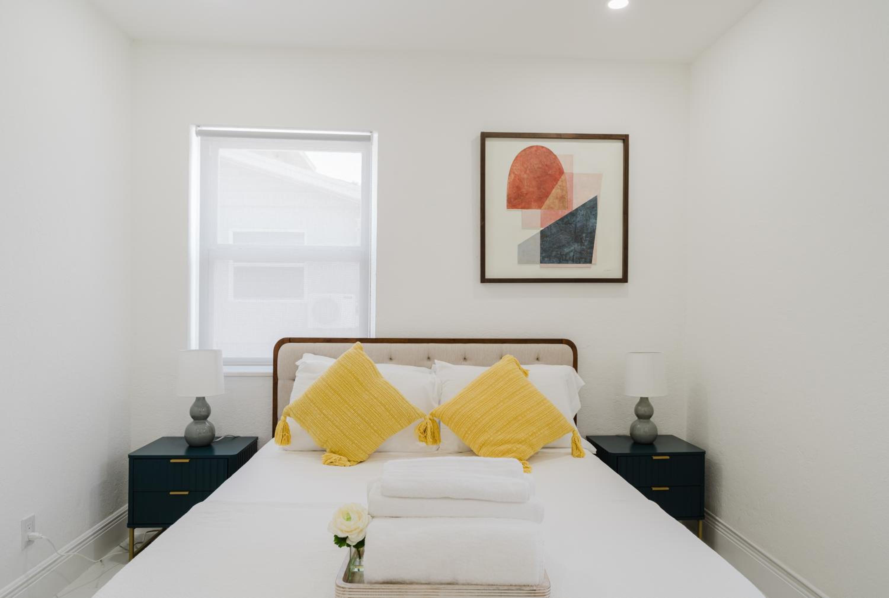 Three-Bedroom House photo 3