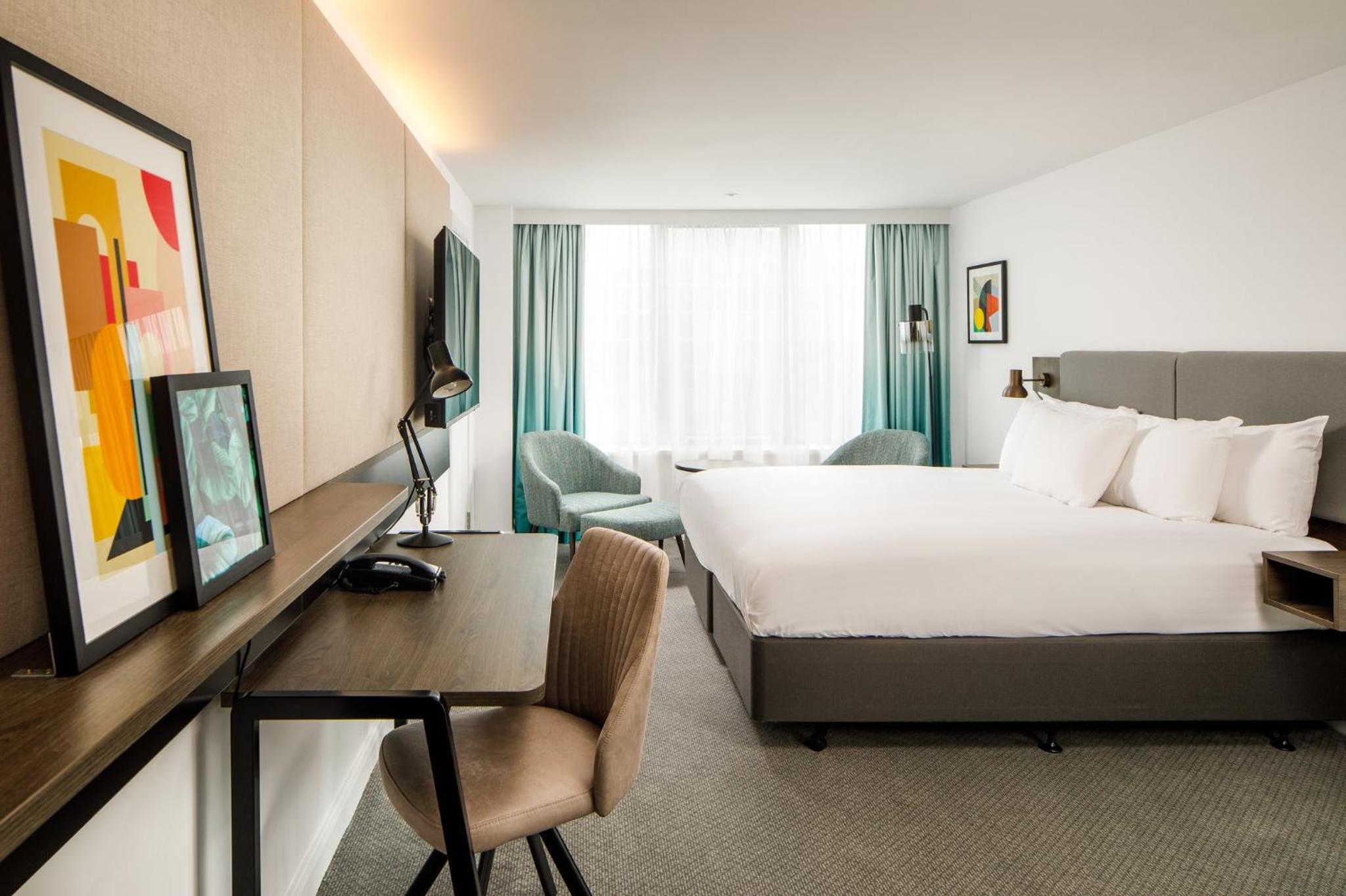 Premium King Room - Photo 2
