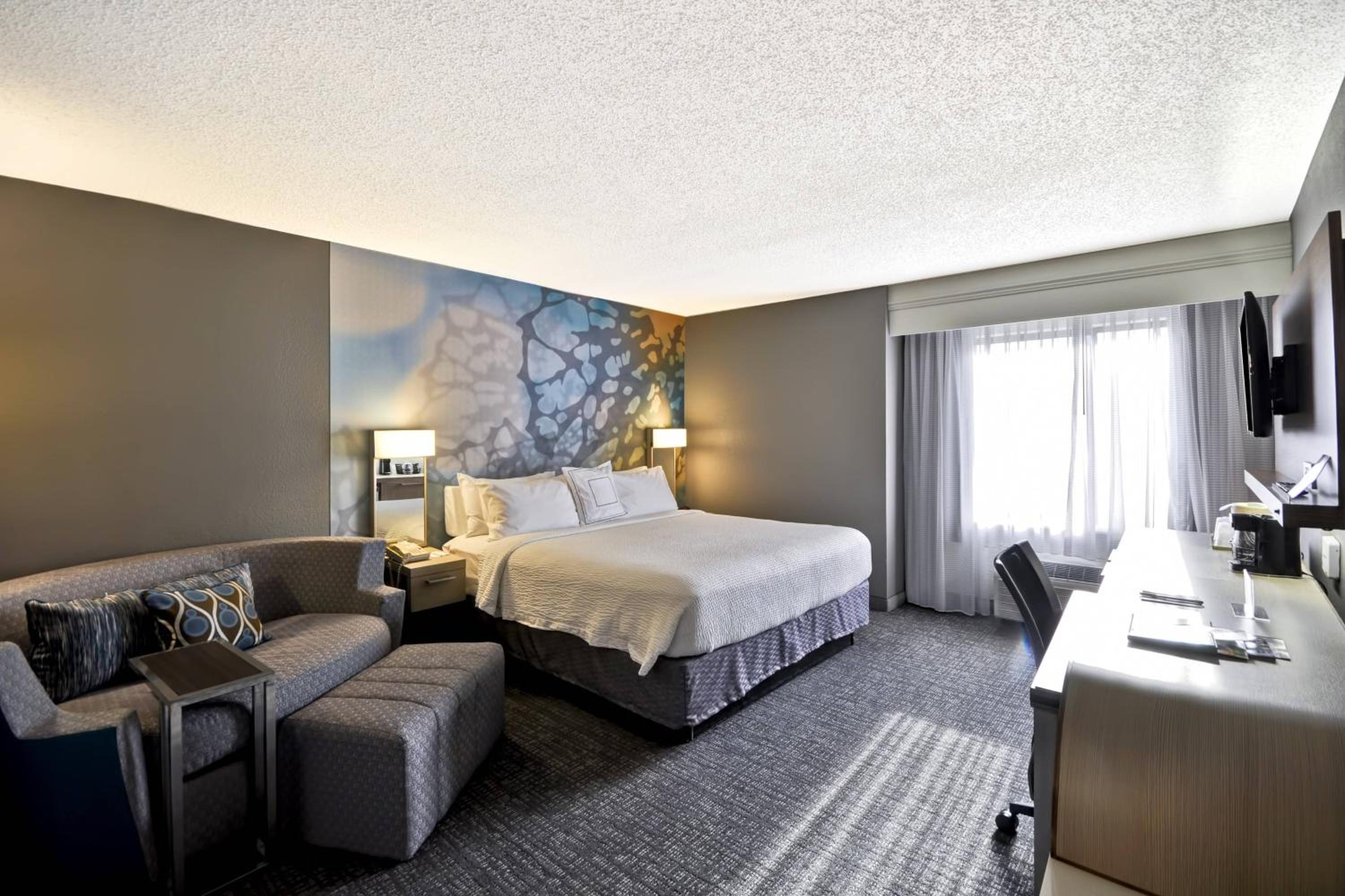 King Room with Sofa Bed and Roll-in Shower - Mobility Accessible - Photo 1