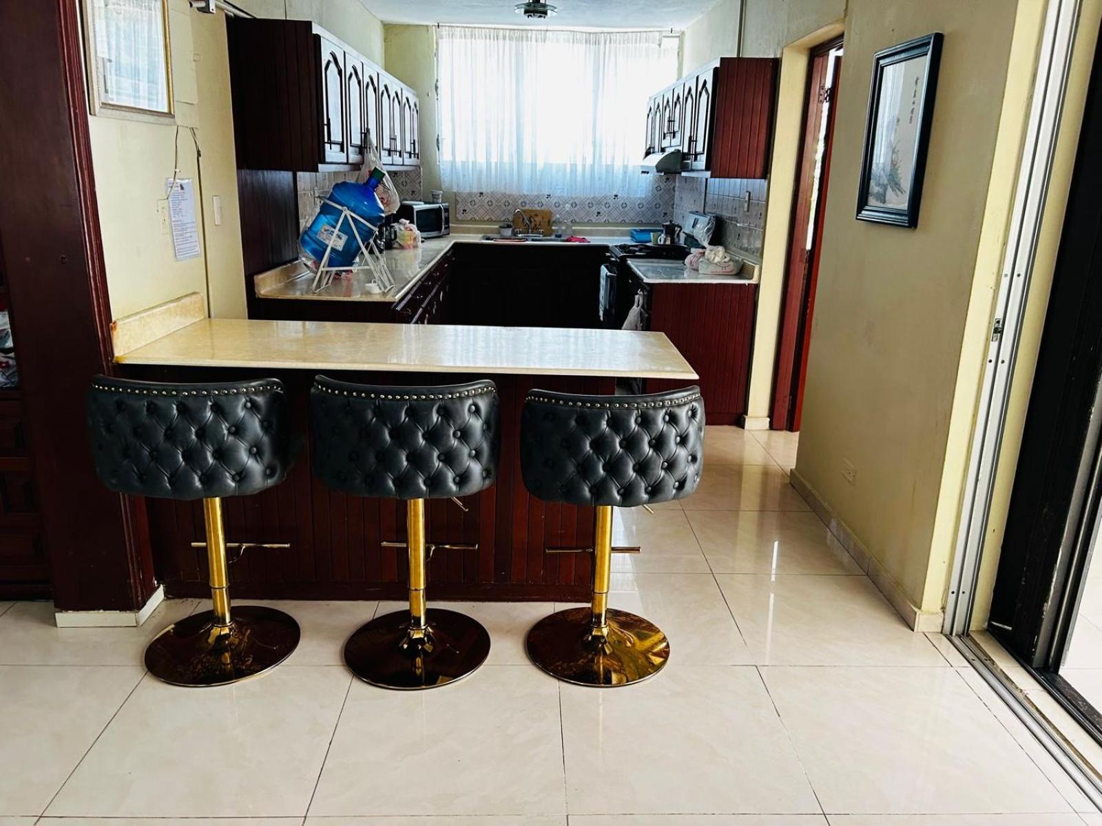Four-Bedroom House photo 2