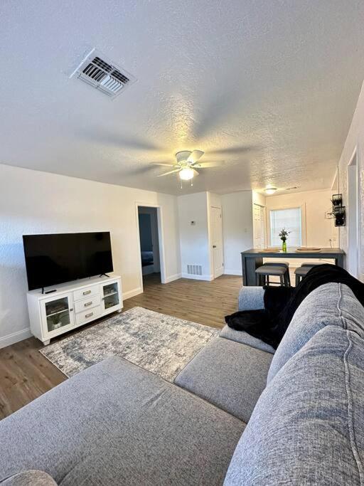 Three-Bedroom House photo 1