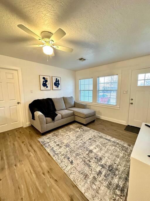 Three-Bedroom House photo 2